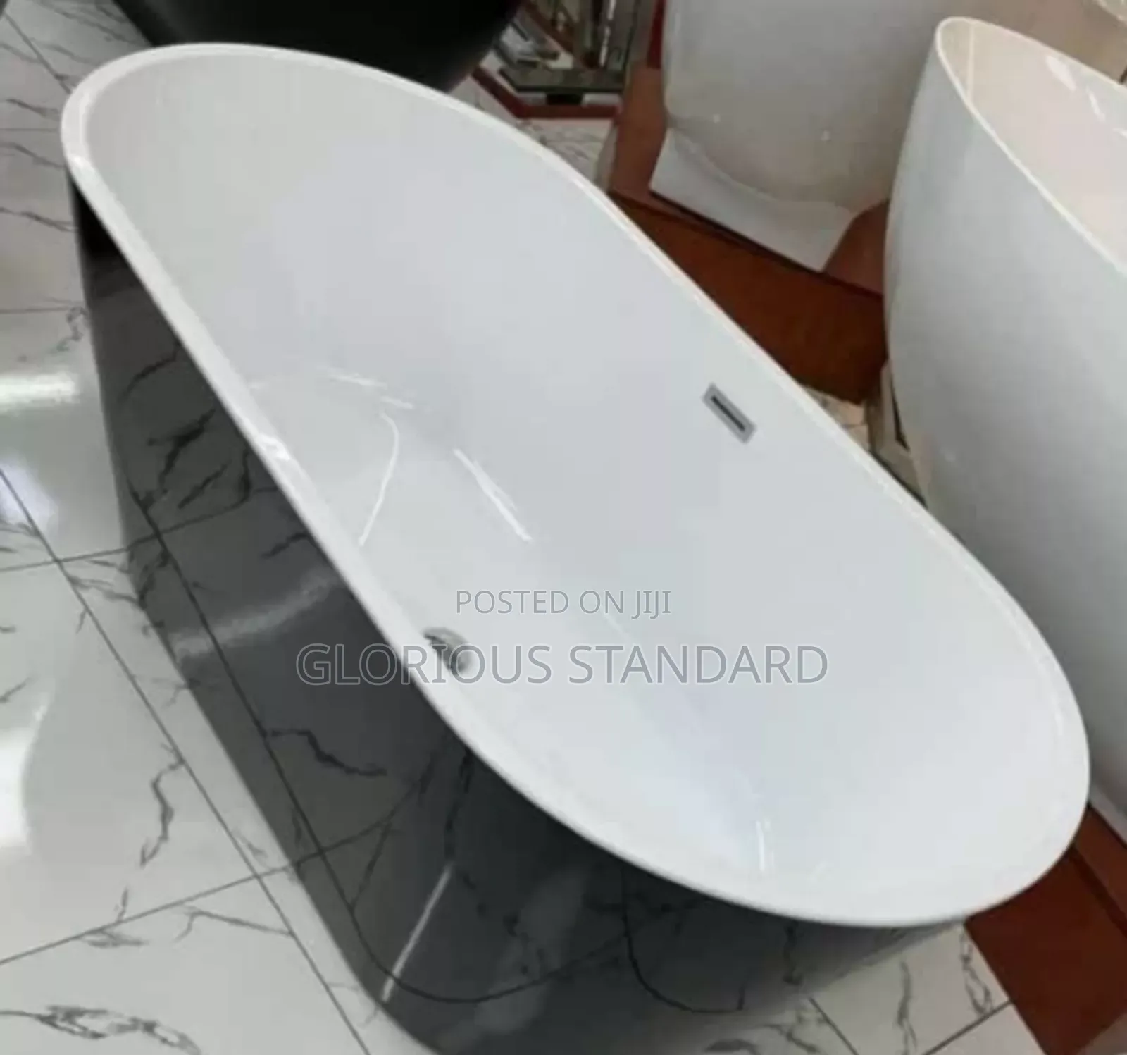 High Quality Standing Bathtub (White and Black)