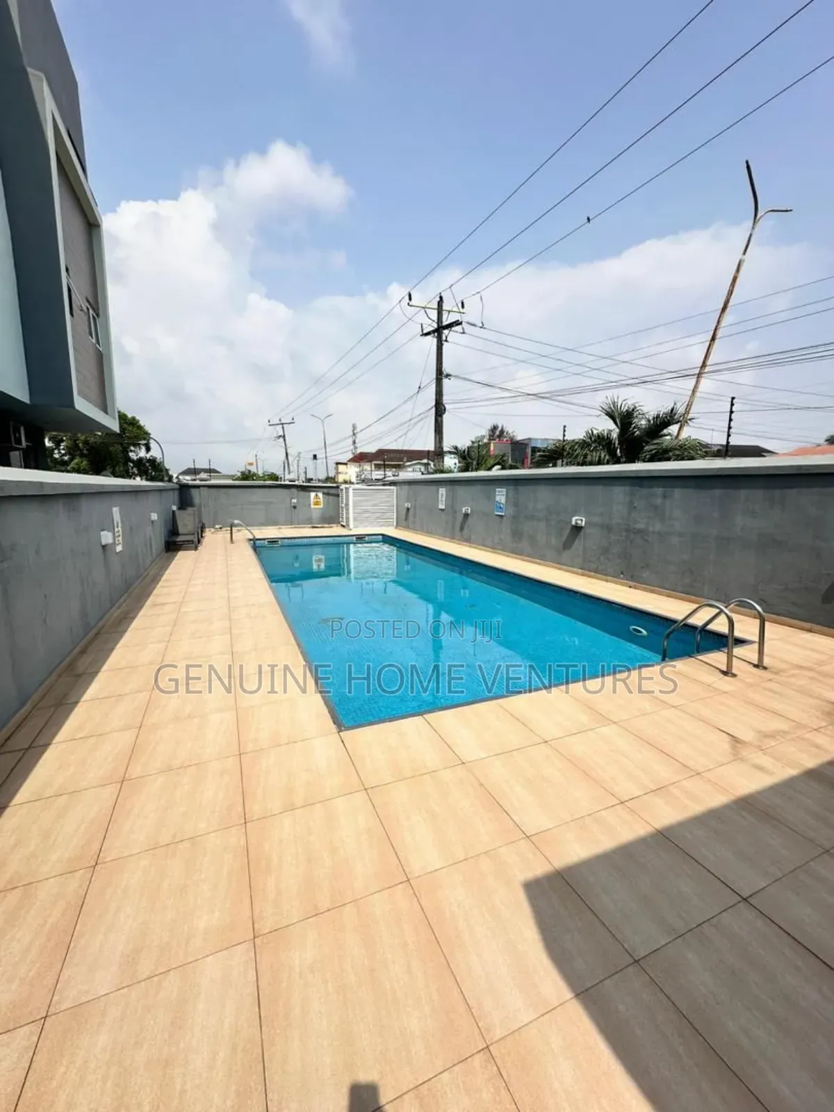 5bdrm Duplex in Osapa for sale