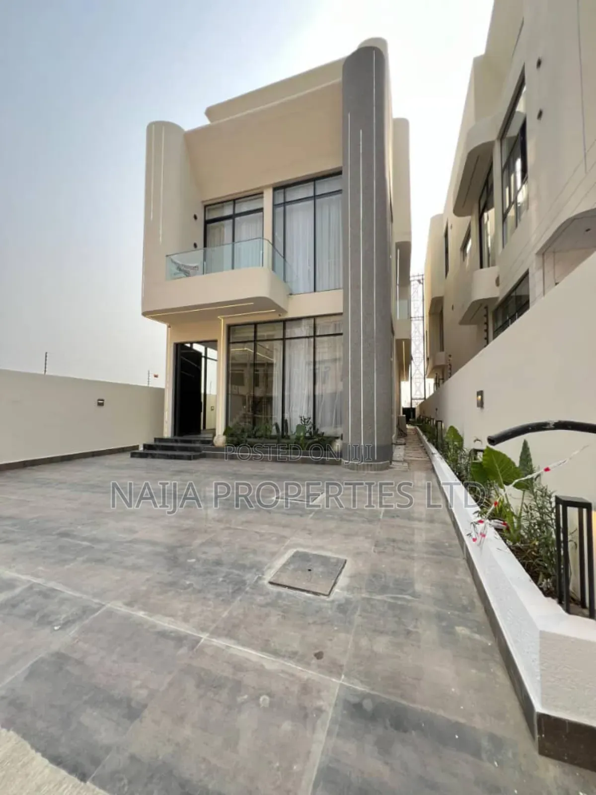 5bdrm Duplex in Lekki Phase 1 for sale