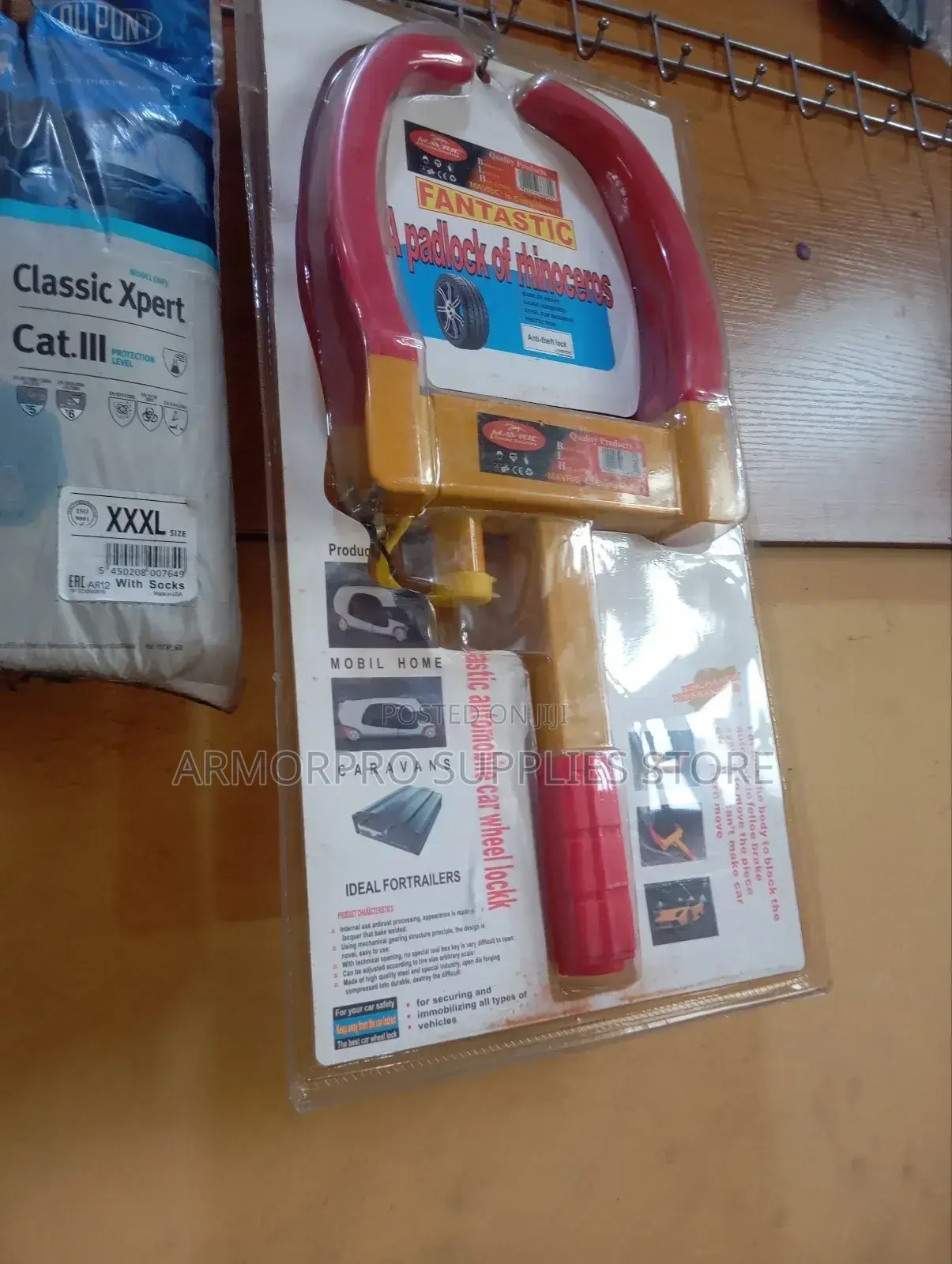 Heavy-duty Anti-theft Car Wheel Lock Clamp.