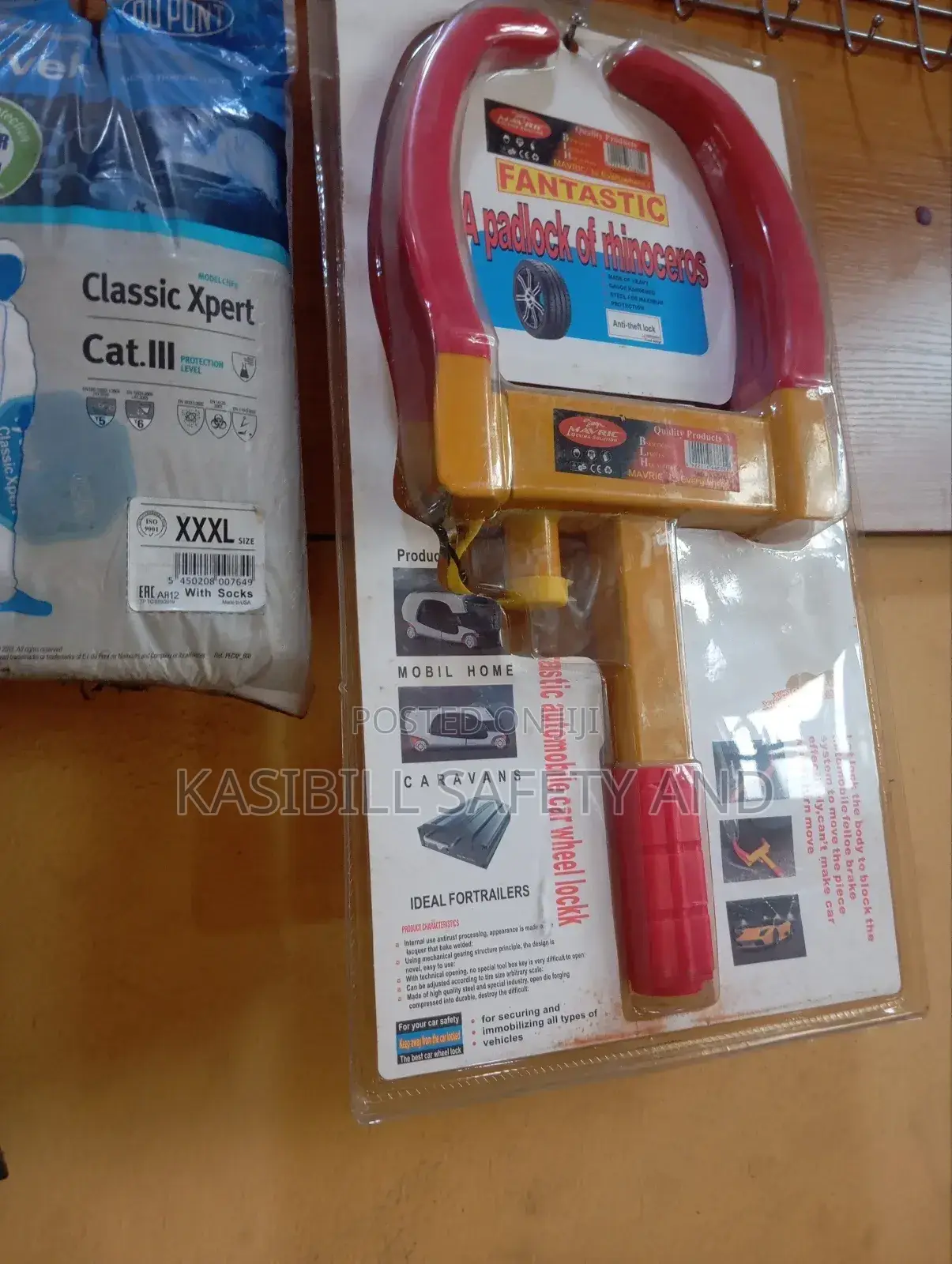 Heavy-duty Anti-theft Car Wheel Lock Clamp.