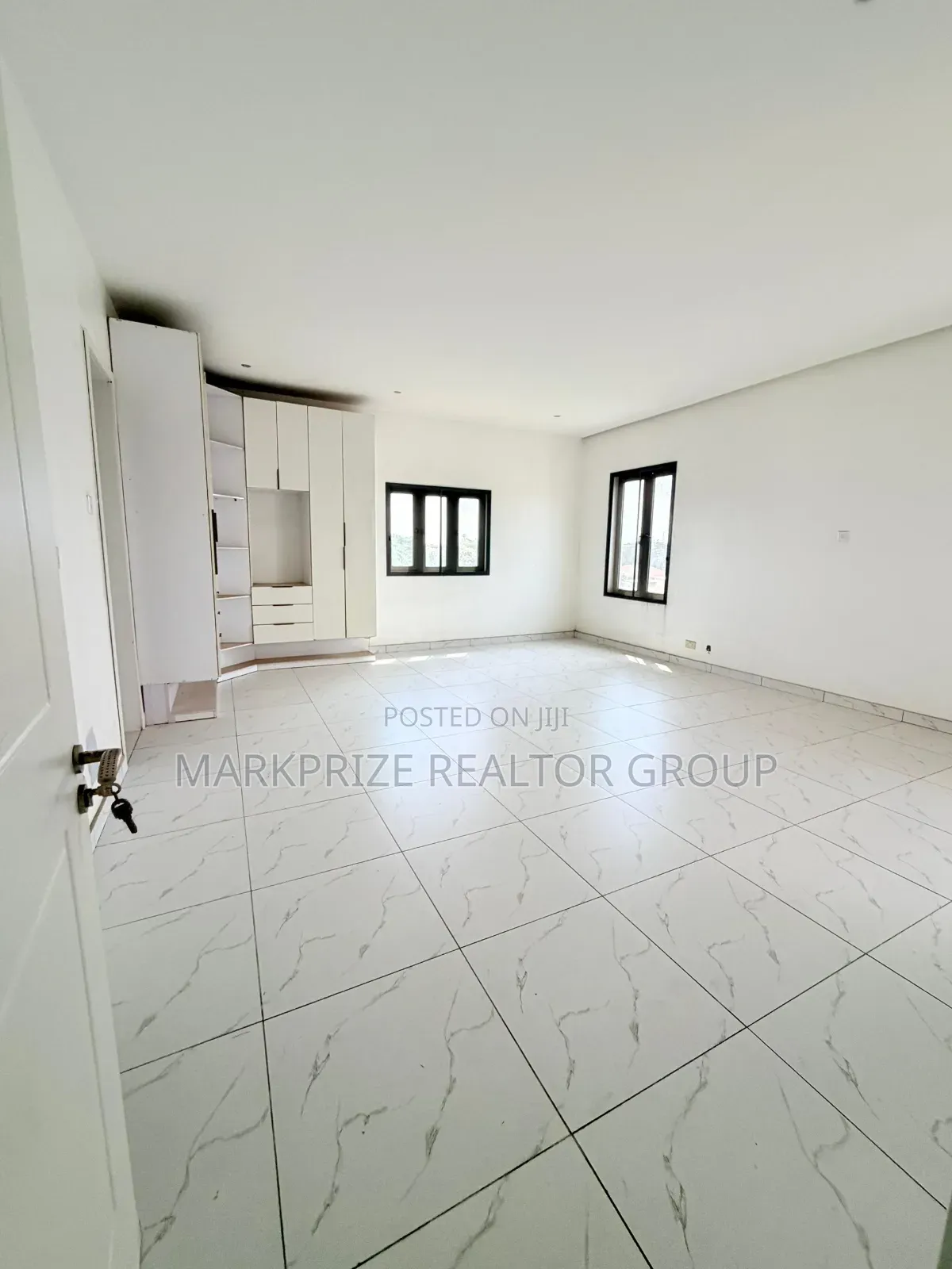 4bdrm Duplex in Obanikoro for sale