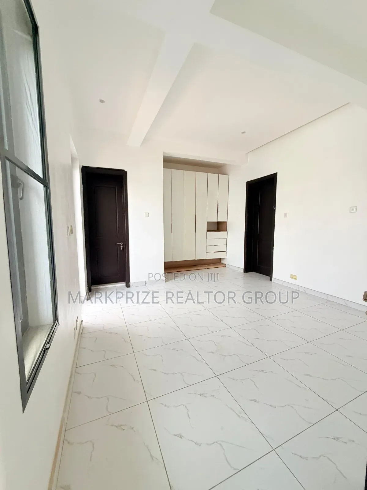 4bdrm Duplex in Obanikoro for sale