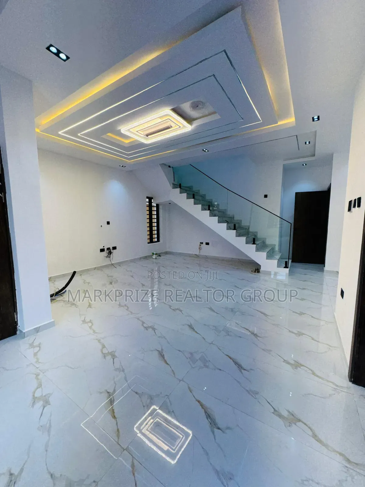 4bdrm Duplex in Ogba for sale