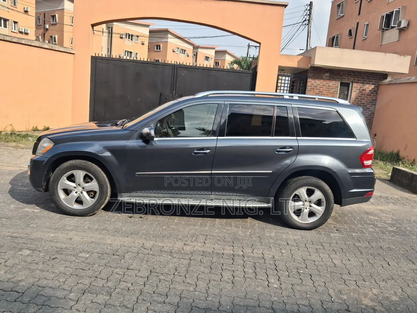 Mercedes-Benz GL-Class GL 450 2010 Gray