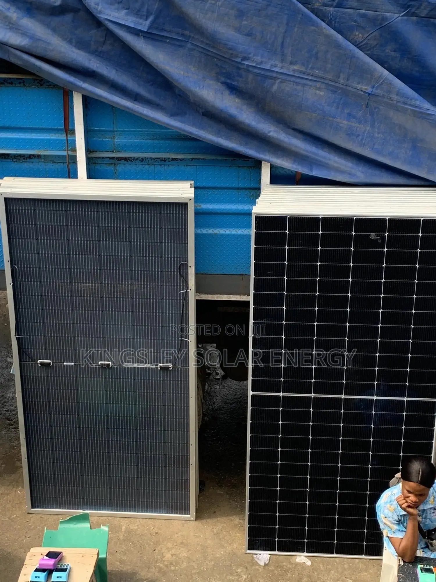 600watts Jinko Solar Panel (Halfcut) Mono 144cells