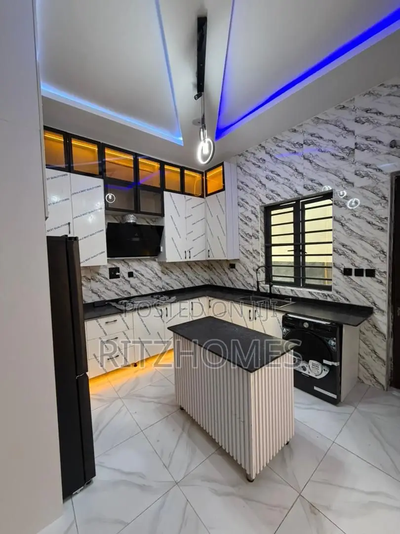 4bdrm Duplex in Lekki for sale