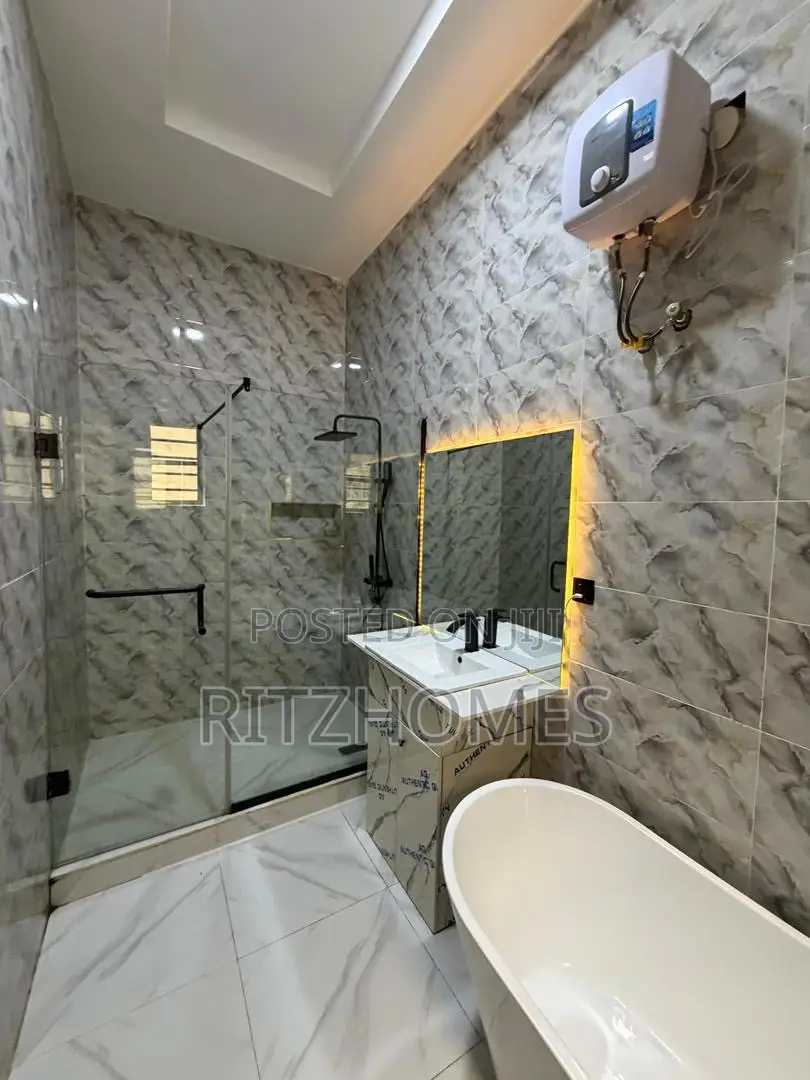 4bdrm Duplex in Lekki for sale