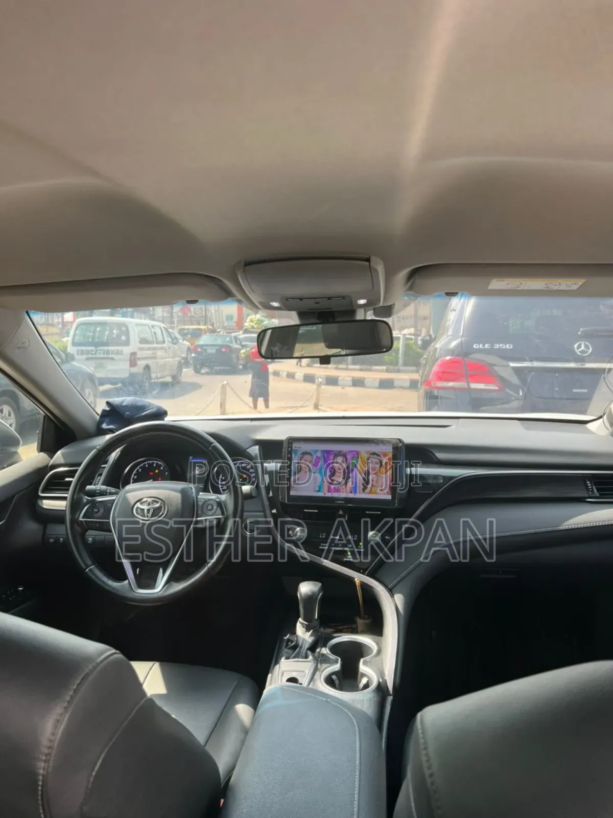 Toyota Camry SE 2021 White