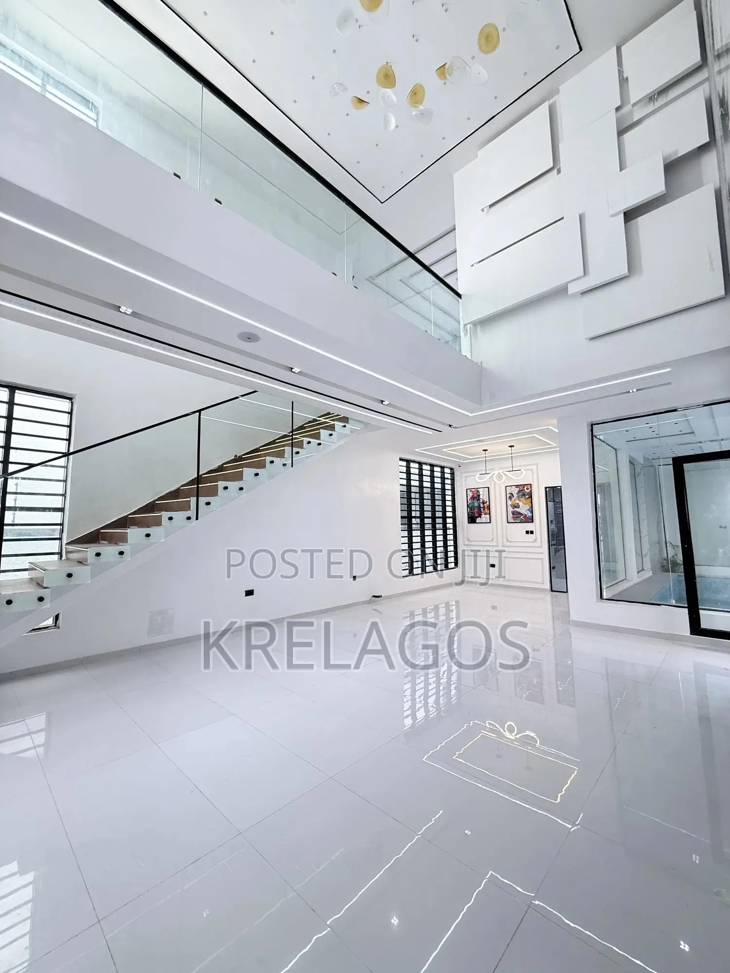 5bdrm Duplex in Chevron for sale