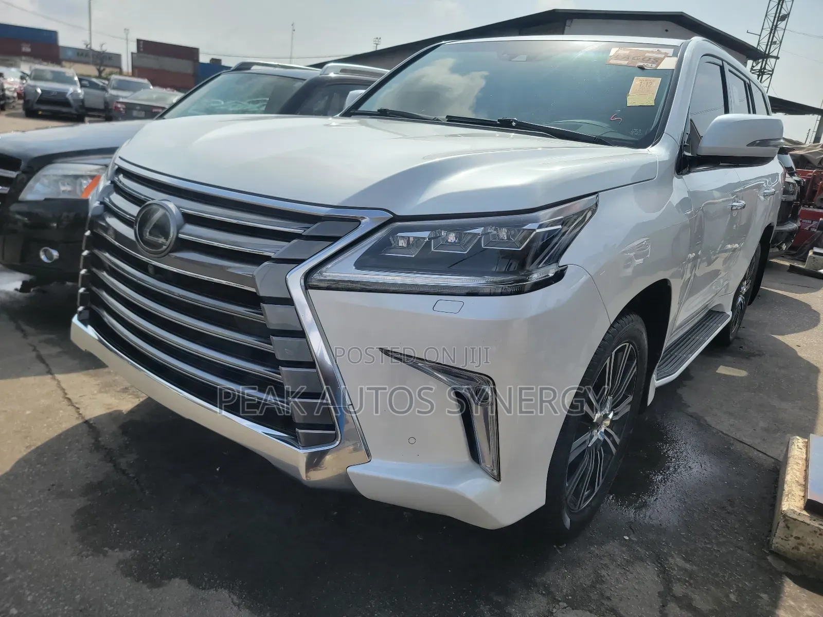 Lexus LX 570 AWD 2019 White