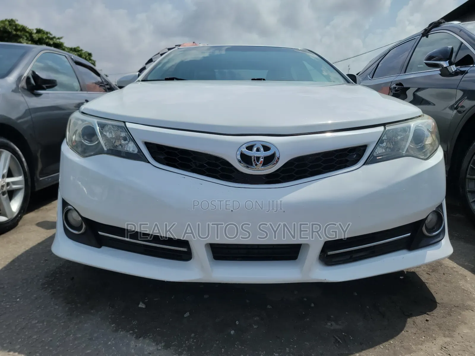 Toyota Camry XLE V6 4dr Sedan (3.5L 6cyl 6A) 2013 White