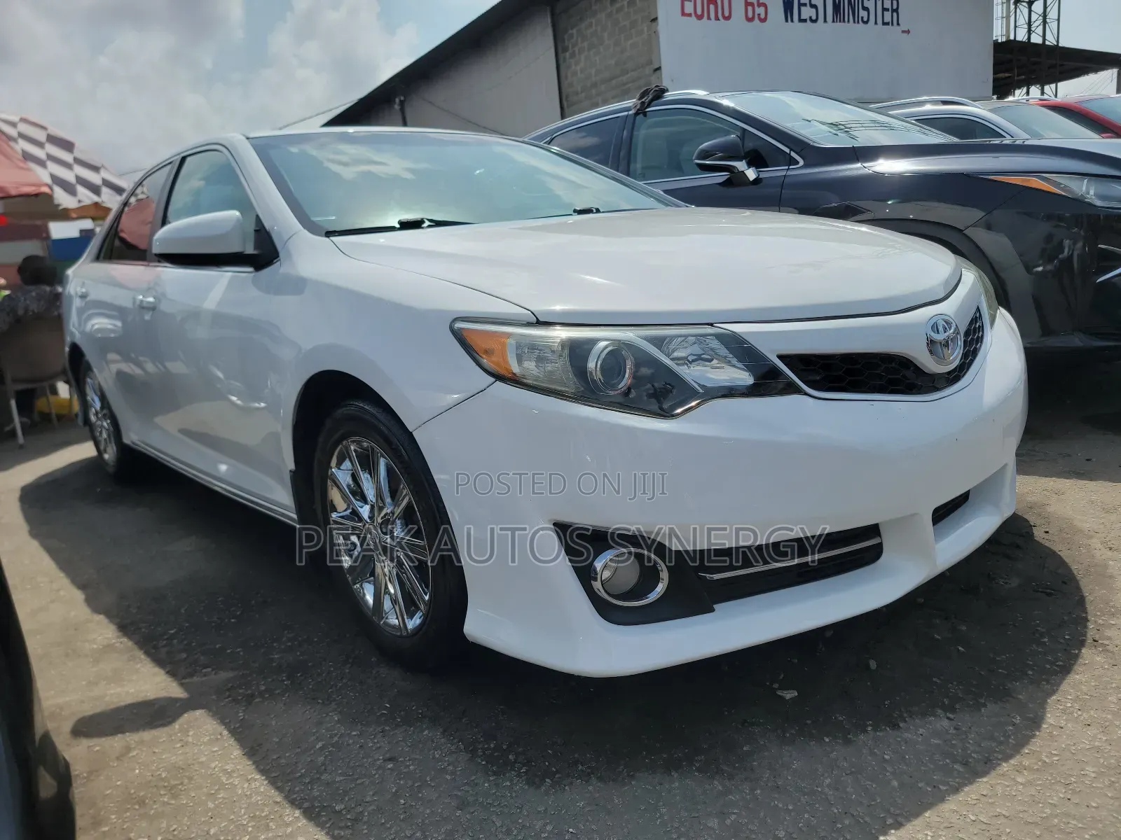 Toyota Camry XLE V6 4dr Sedan (3.5L 6cyl 6A) 2013 White