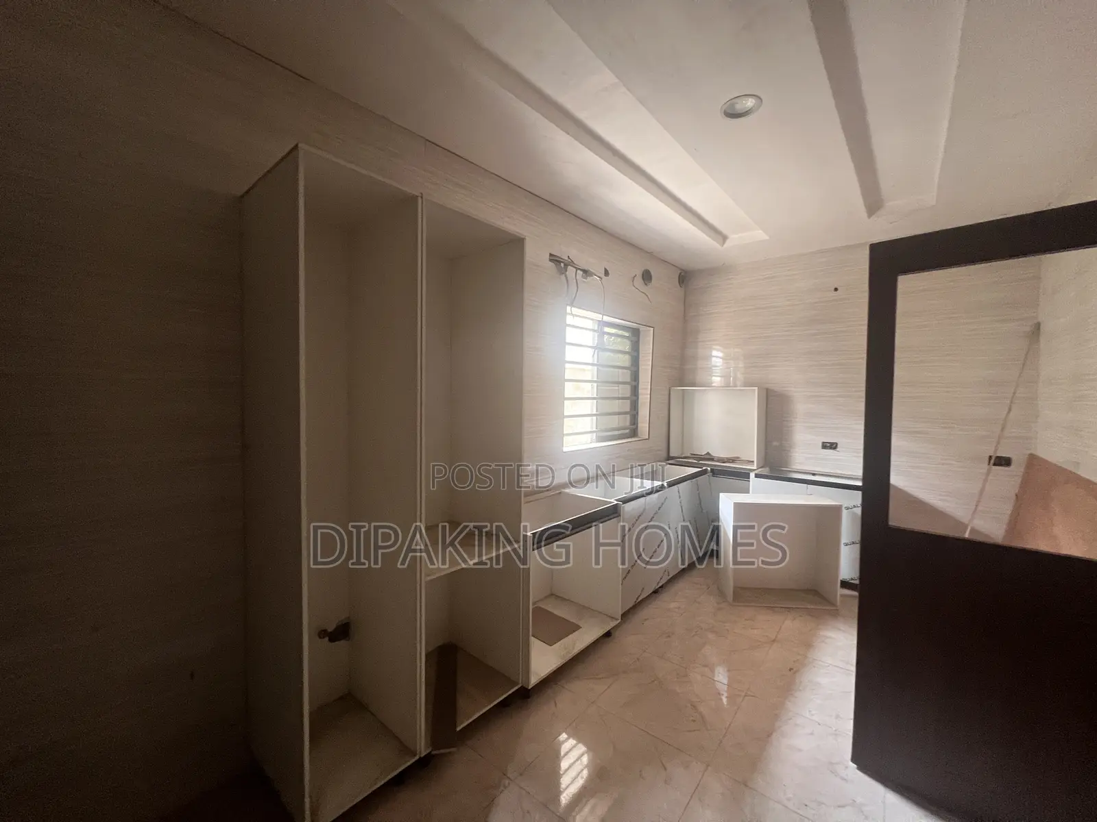 Furnished 4bdrm Duplex in Maryland for sale