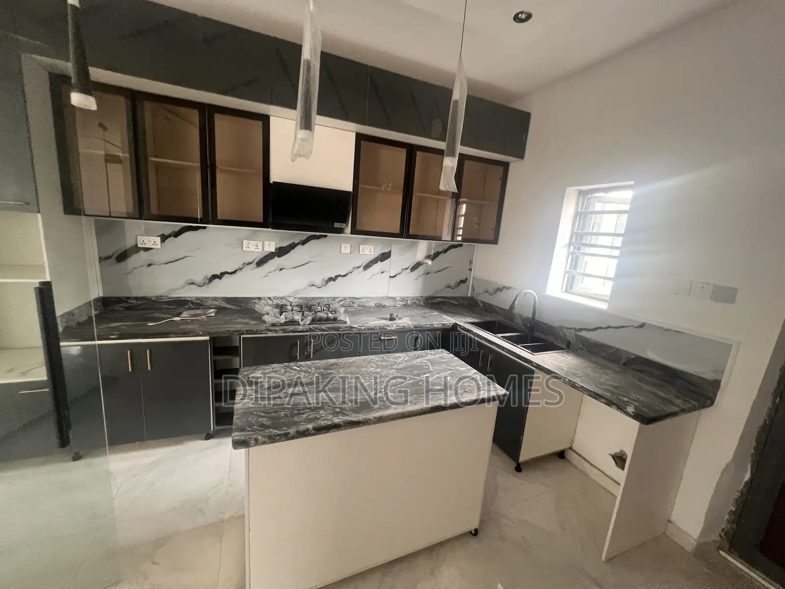 Furnished 4bdrm Duplex in Maryland for sale