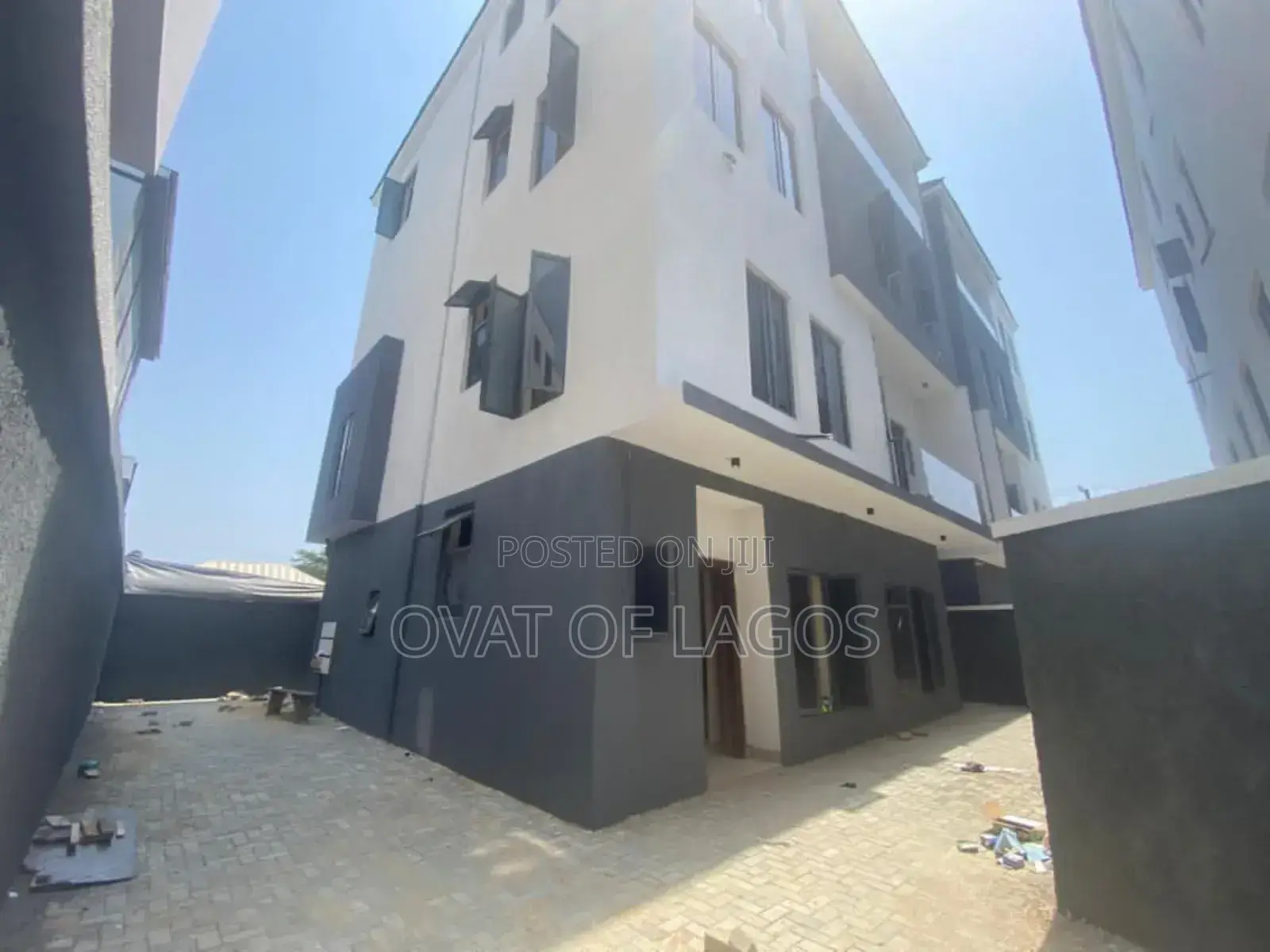 7bdrm Duplex in Lekki Phase 1 for sale