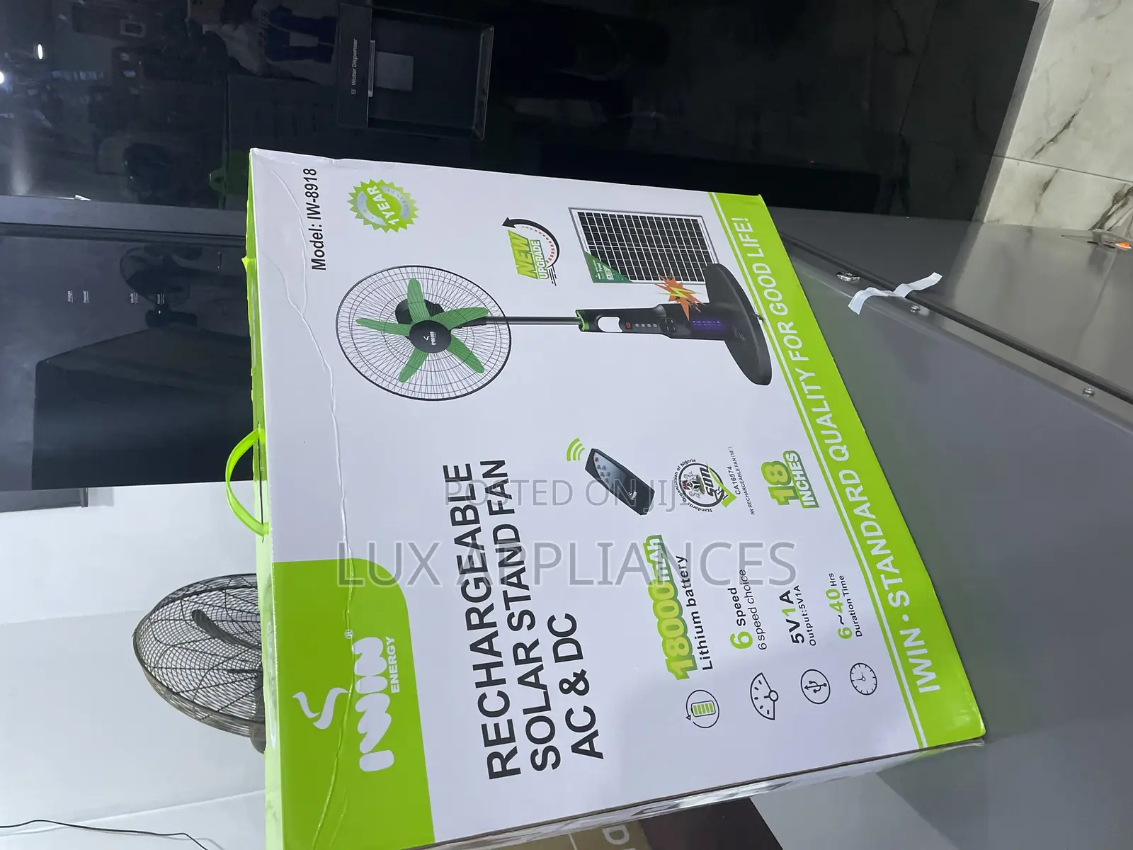 Iwin 18-Inch Rechargeable Fan With Solar Charging