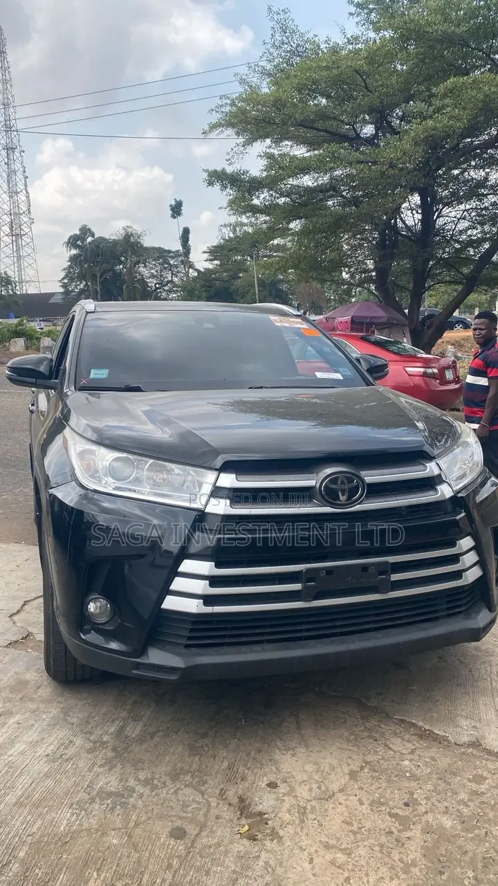 Toyota Highlander XLE 4x4 V6 (3.5L 6cyl 8A) 2018 Black