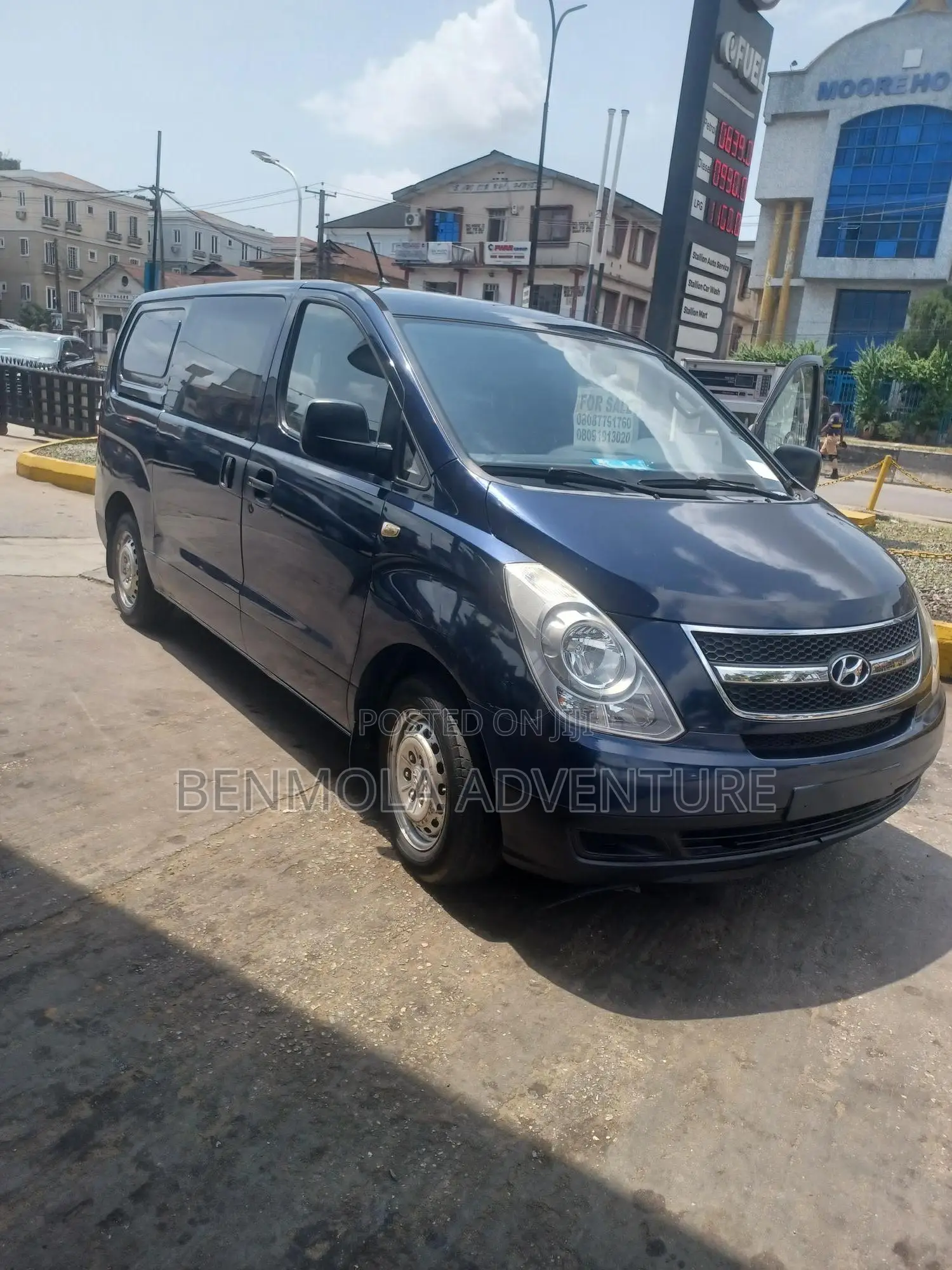 Hyundai H1 2010 Blue