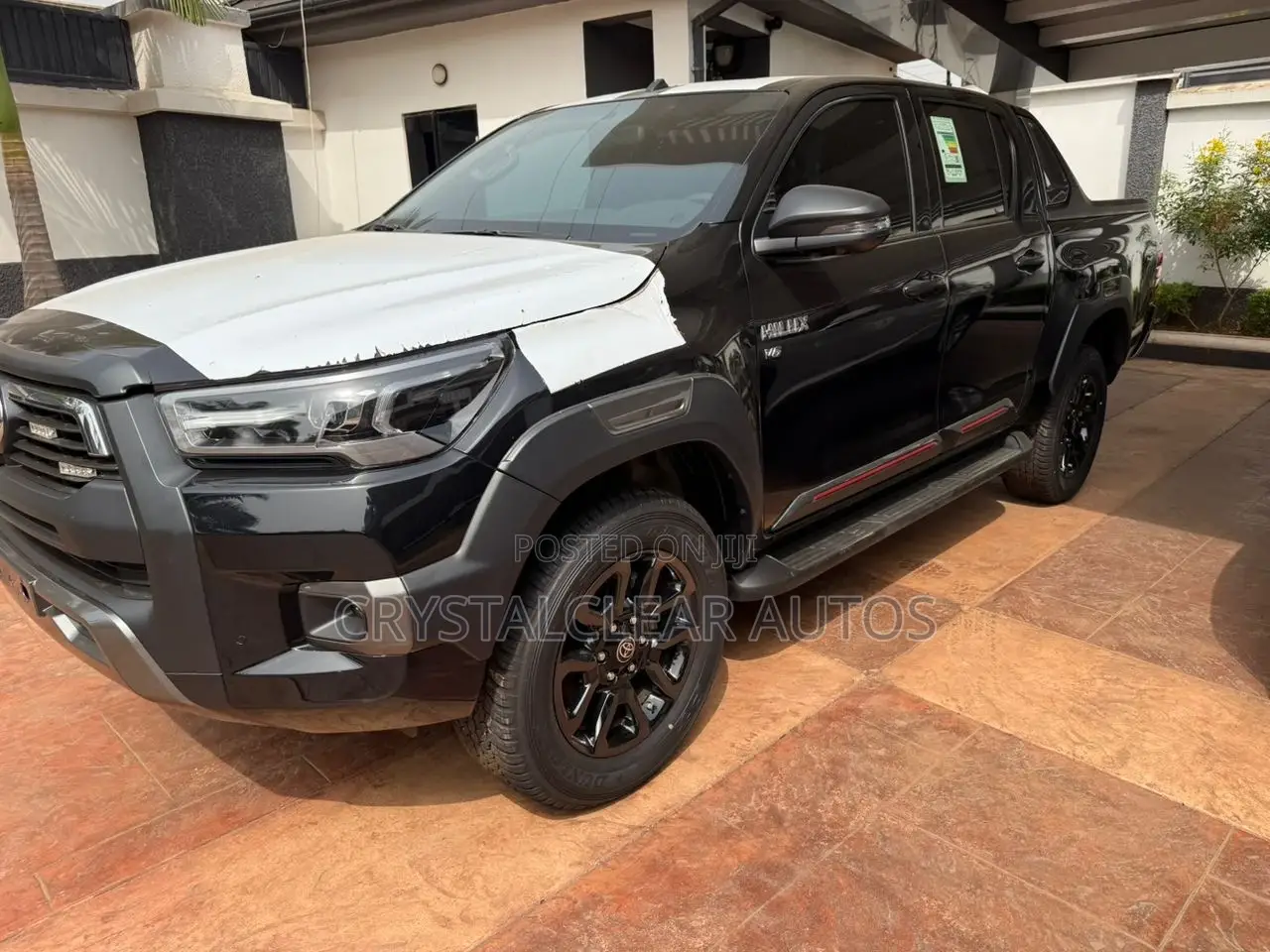Toyota Hilux 2025 Black