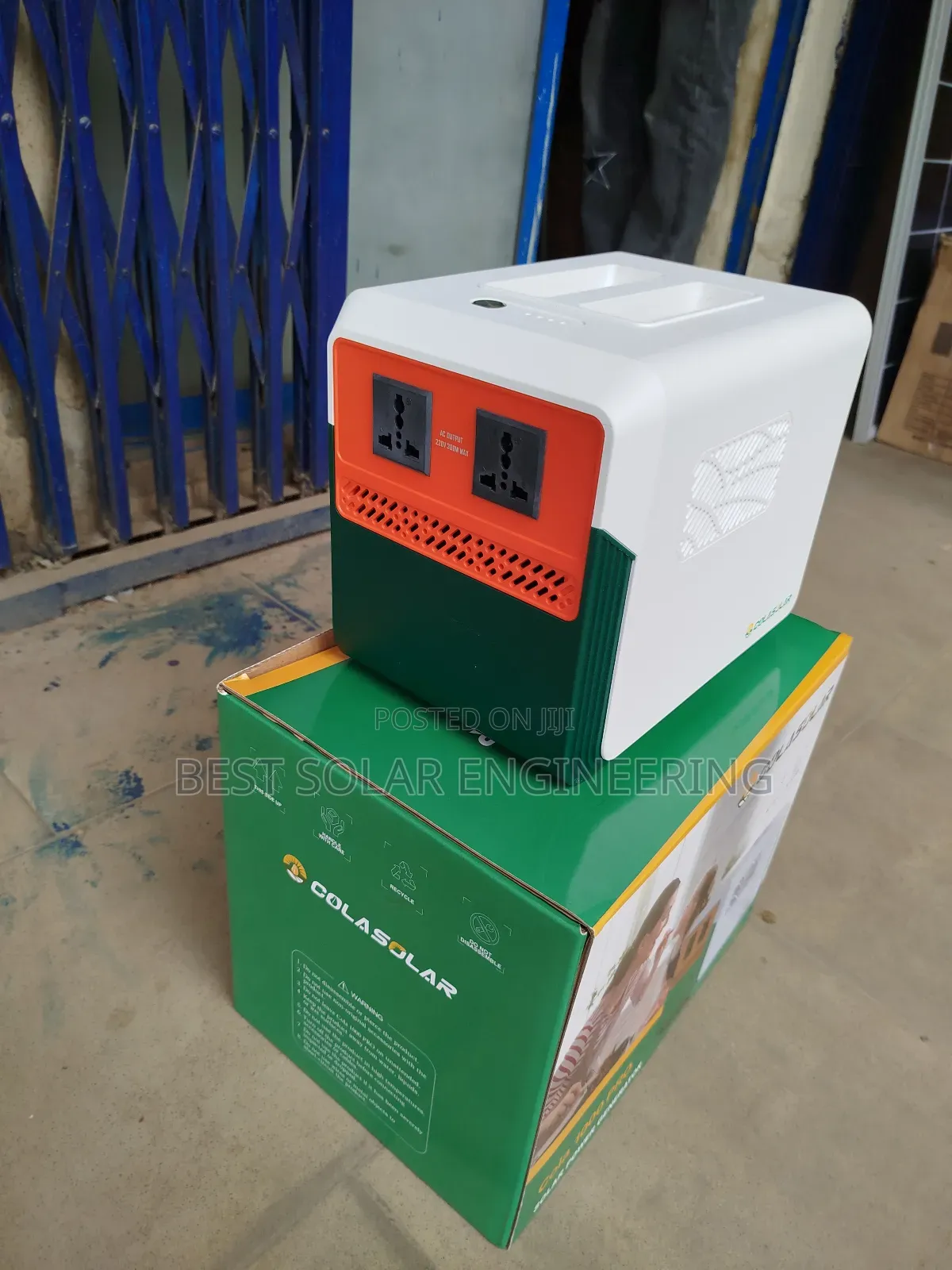 Cola 1000pro Solar Generator (300w With 1kwh Lithium Battery)