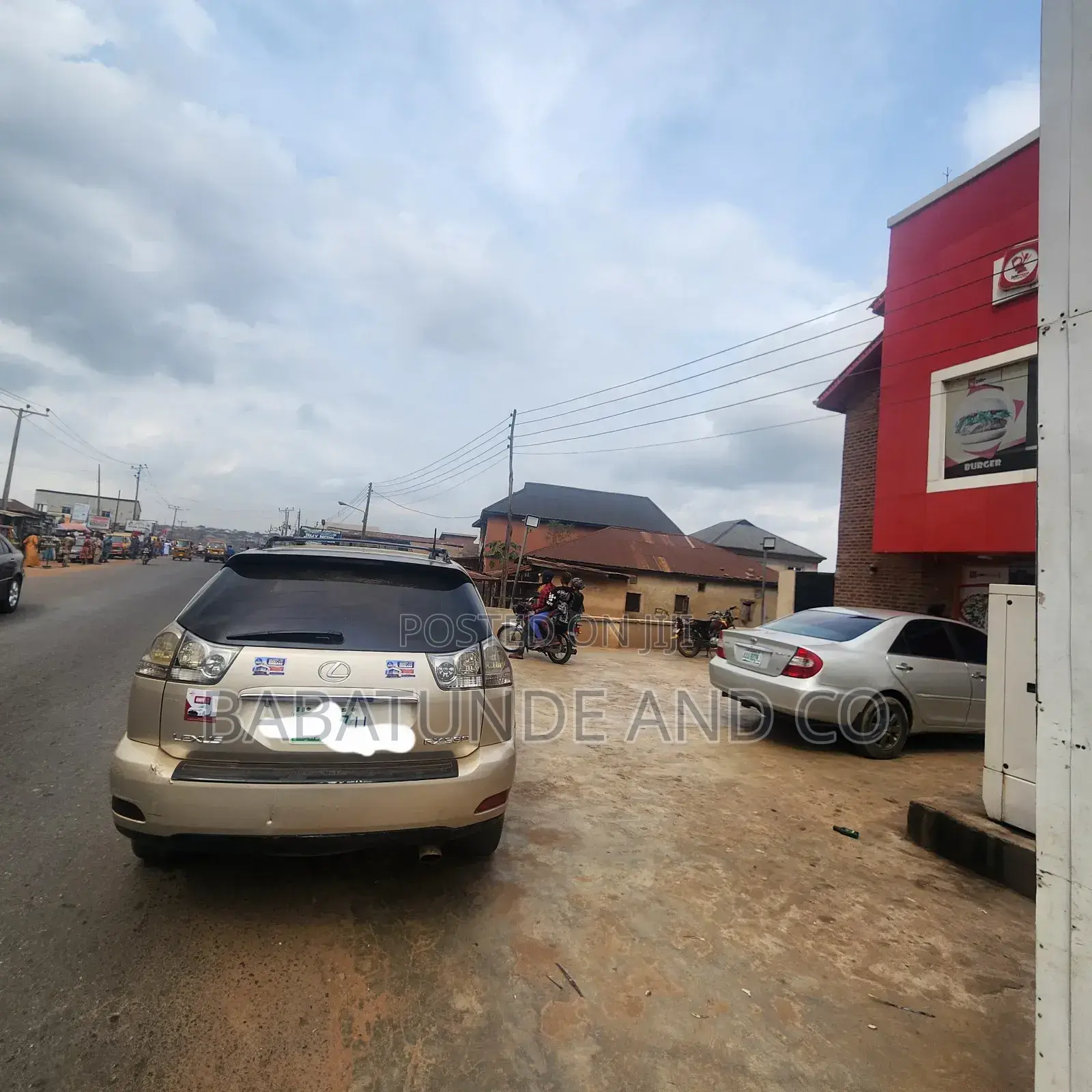 6bdrm Bungalow in Omi Adio for sale