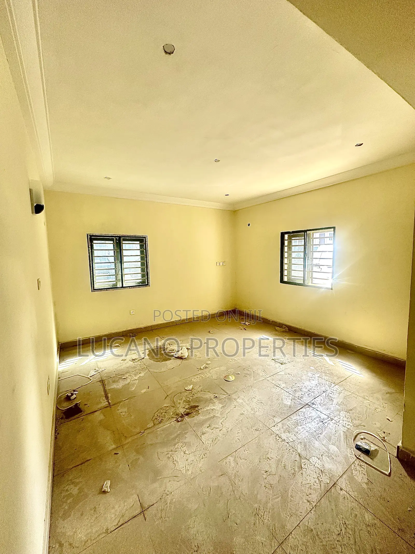 4bdrm Block of Flats in Idu Residential Area for sale