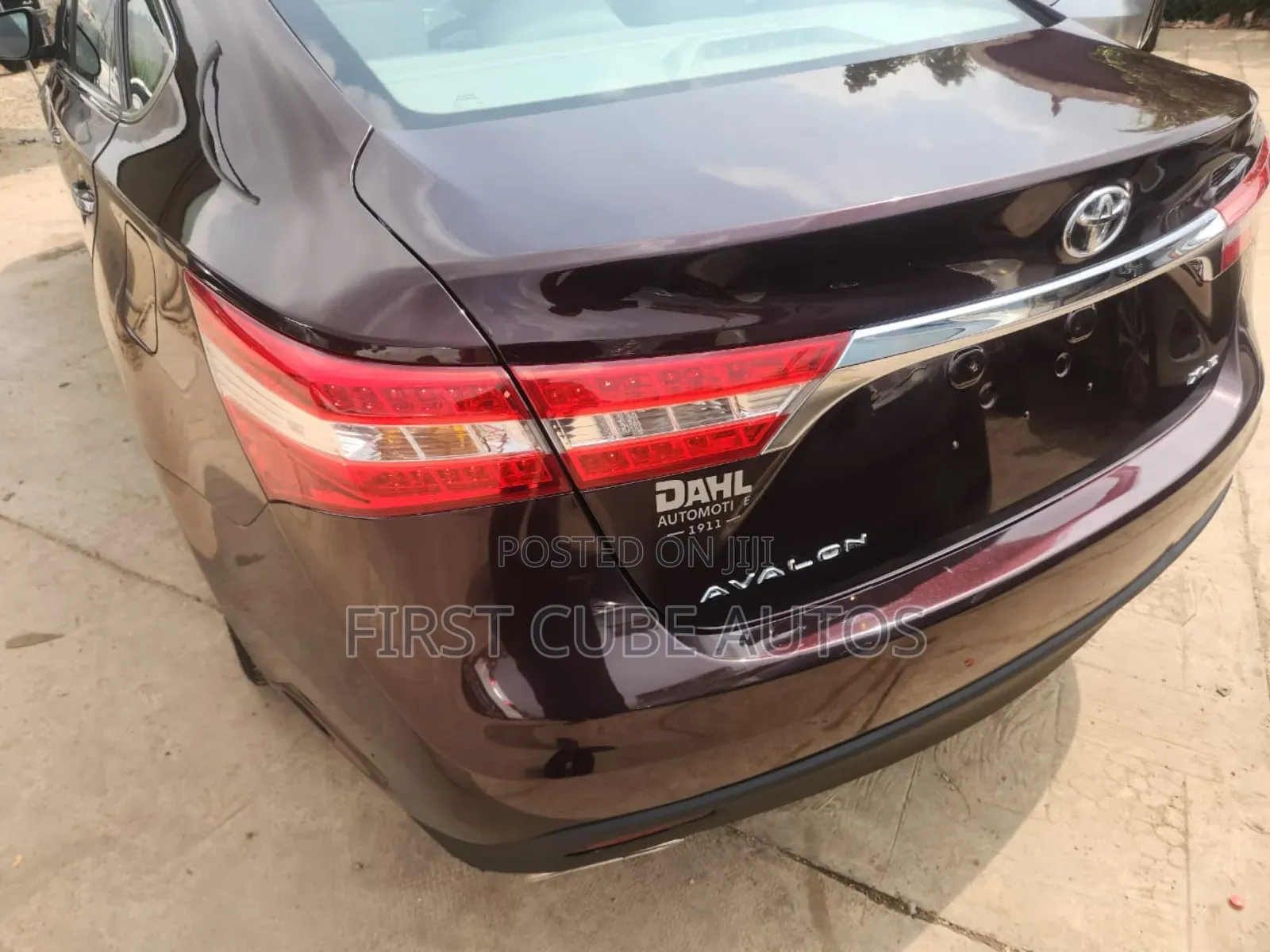 Toyota Avalon XLE Premium Sedan FWD (3.5L 6cyl 6A) 2013 Burgundy