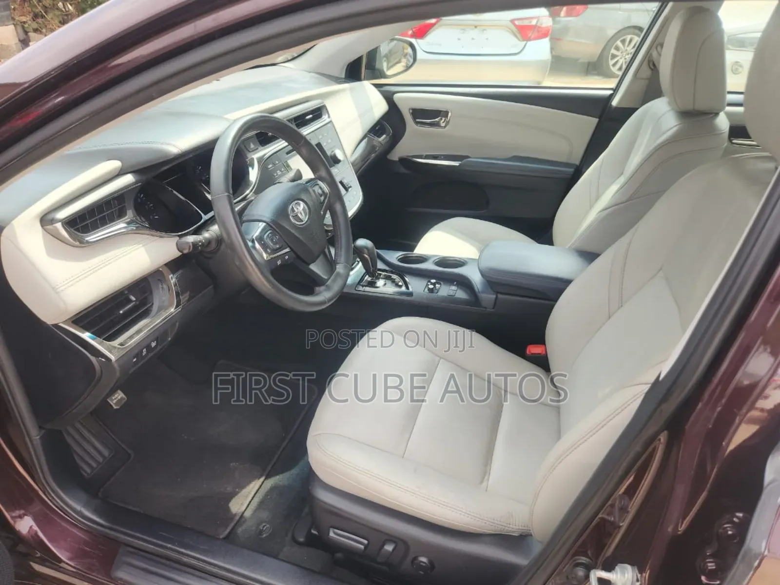 Toyota Avalon XLE Premium Sedan FWD (3.5L 6cyl 6A) 2013 Burgundy