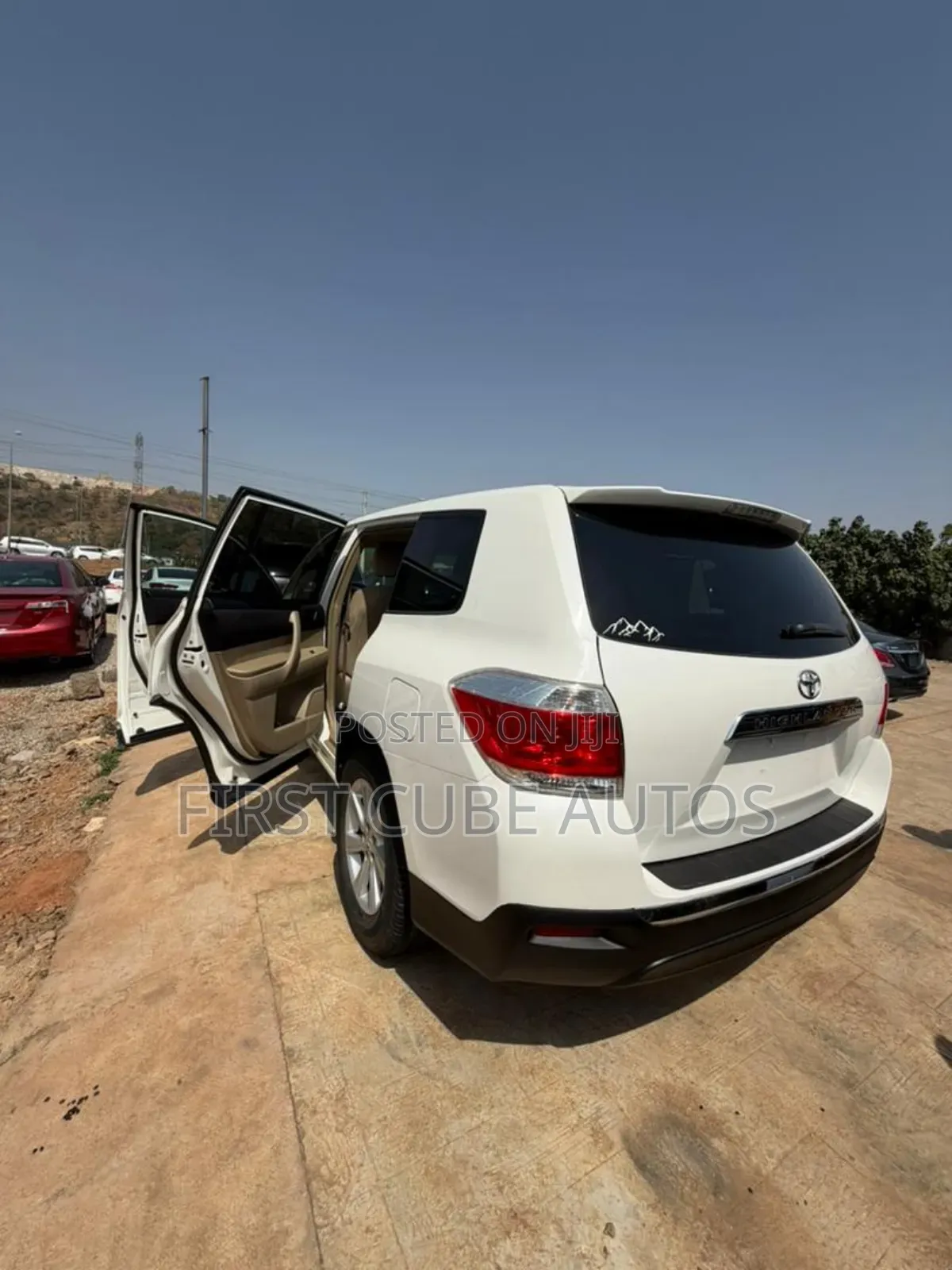 Toyota Highlander SE 2012 White