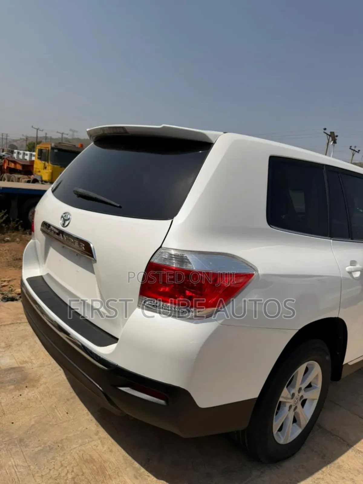 Toyota Highlander SE 2012 White