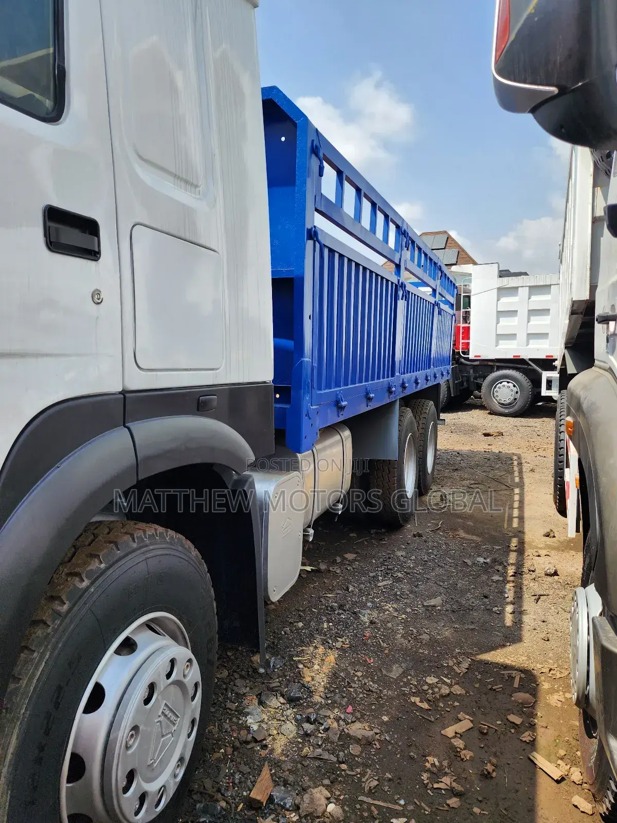 Super Clean Foreign Used Howo Truck Sided Bucket