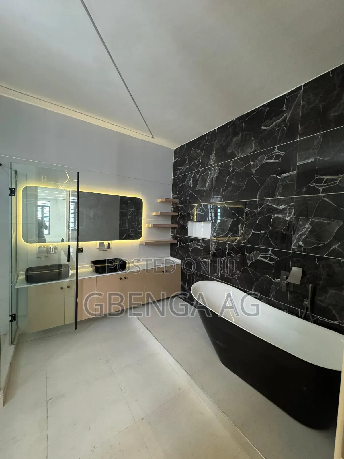 5bdrm Duplex in Lekki Phase 1 for sale