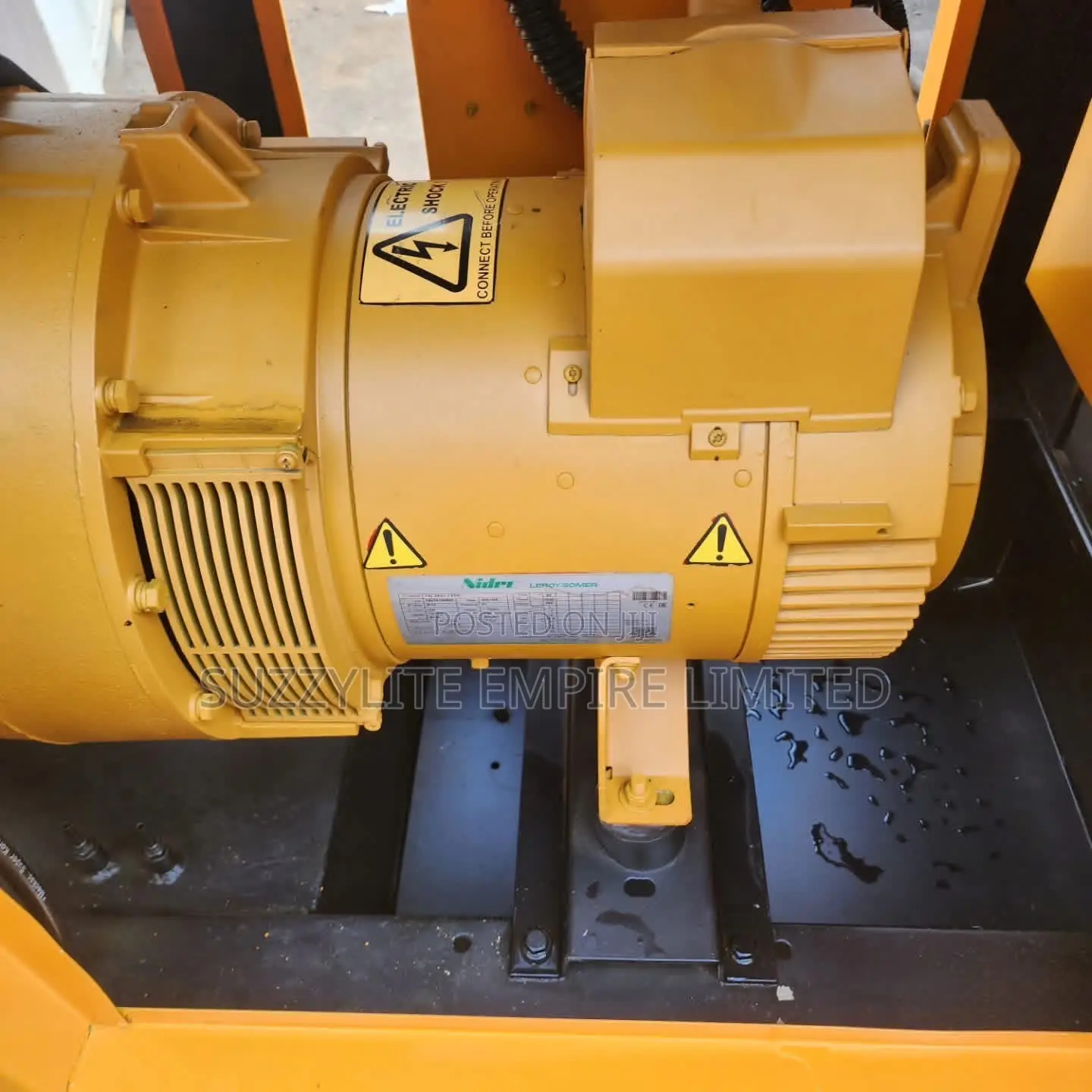 Cat 33kva Soundproof Diesel Generator