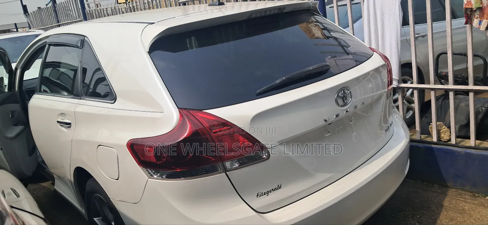 Toyota Venza XLE 4dr Wagon AWD (3.5L 6cyl 6A) 2015 White