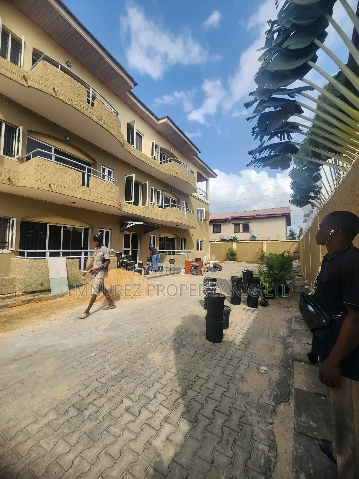 4bdrm Penthouse in Lekki Phase1 for rent