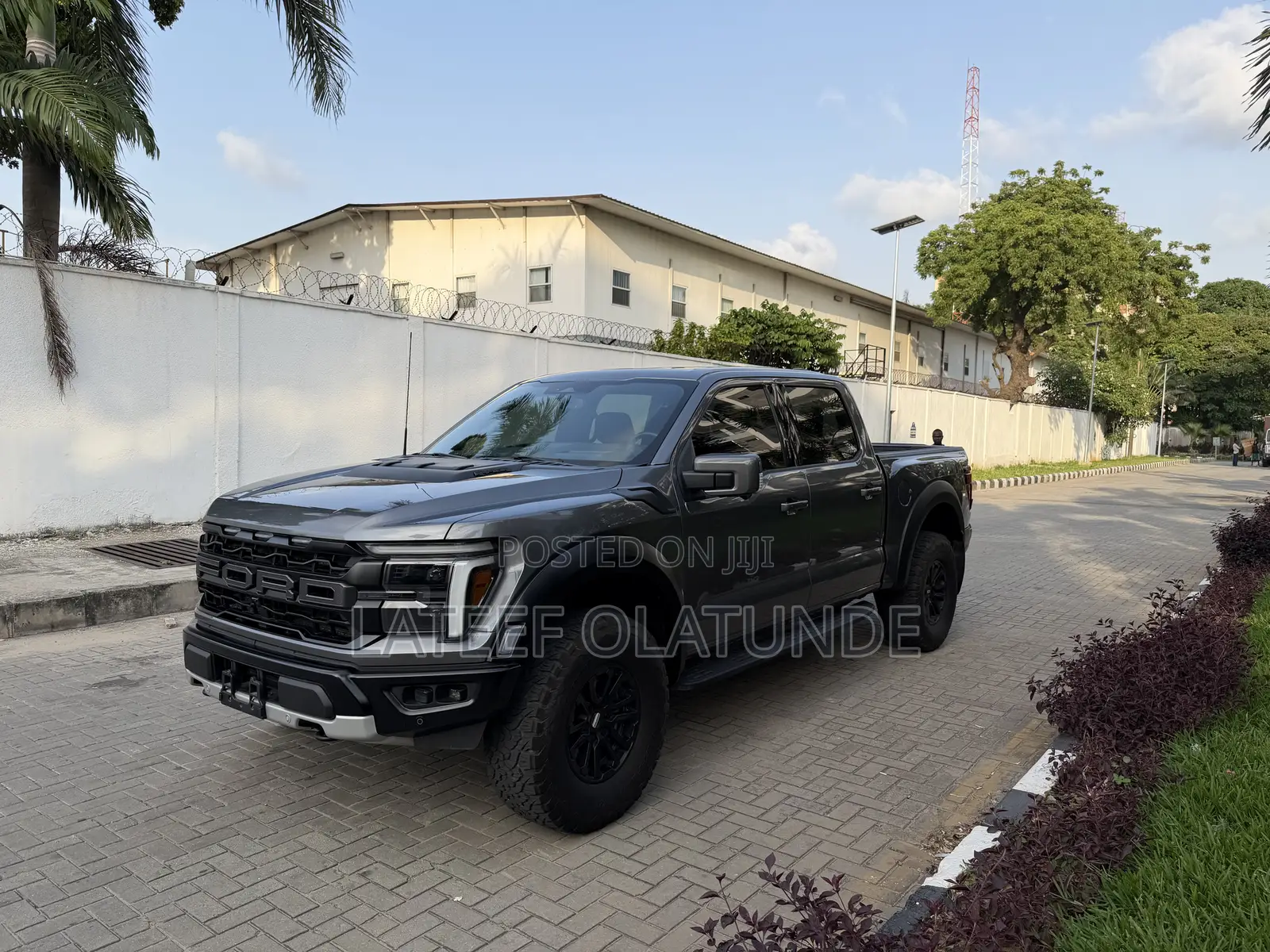 Ford F-150 Raptor 2024 Gray
