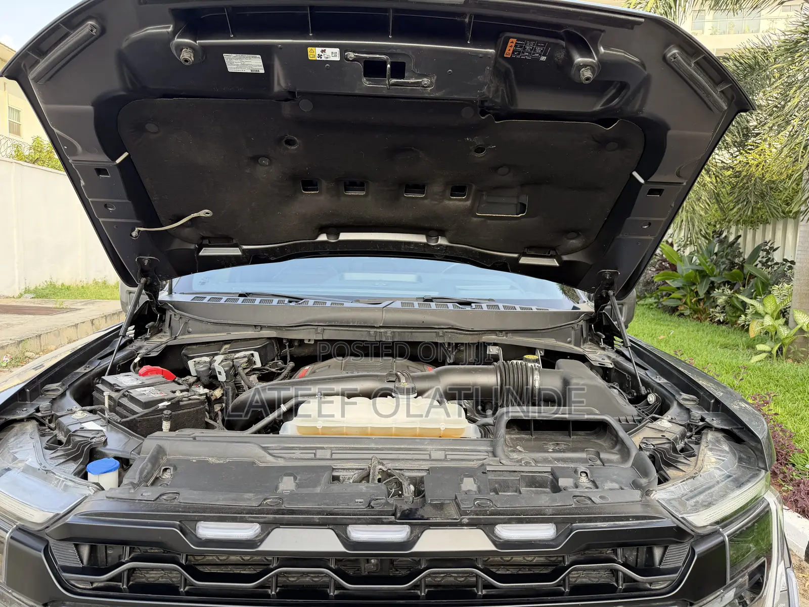 Ford F-150 Raptor 2024 Gray