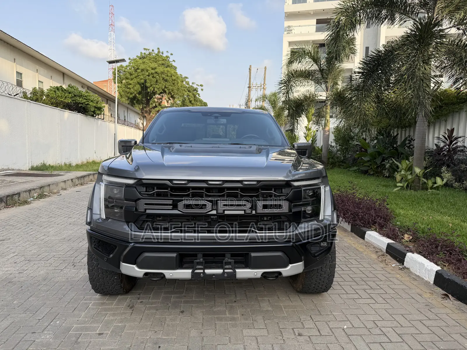 Ford F-150 Raptor 2024 Gray