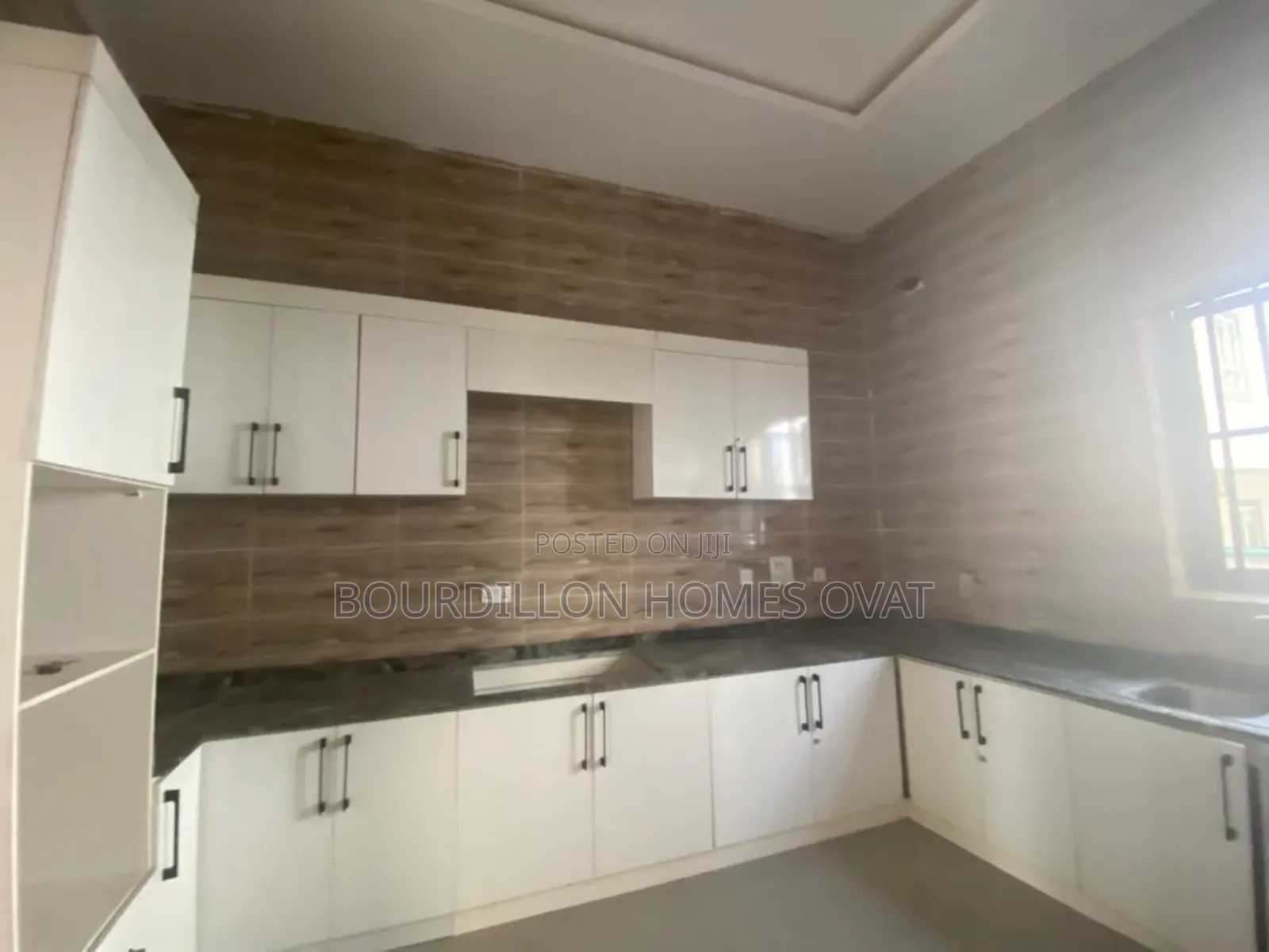 5bdrm Duplex in Harris Drive Vgc for rent