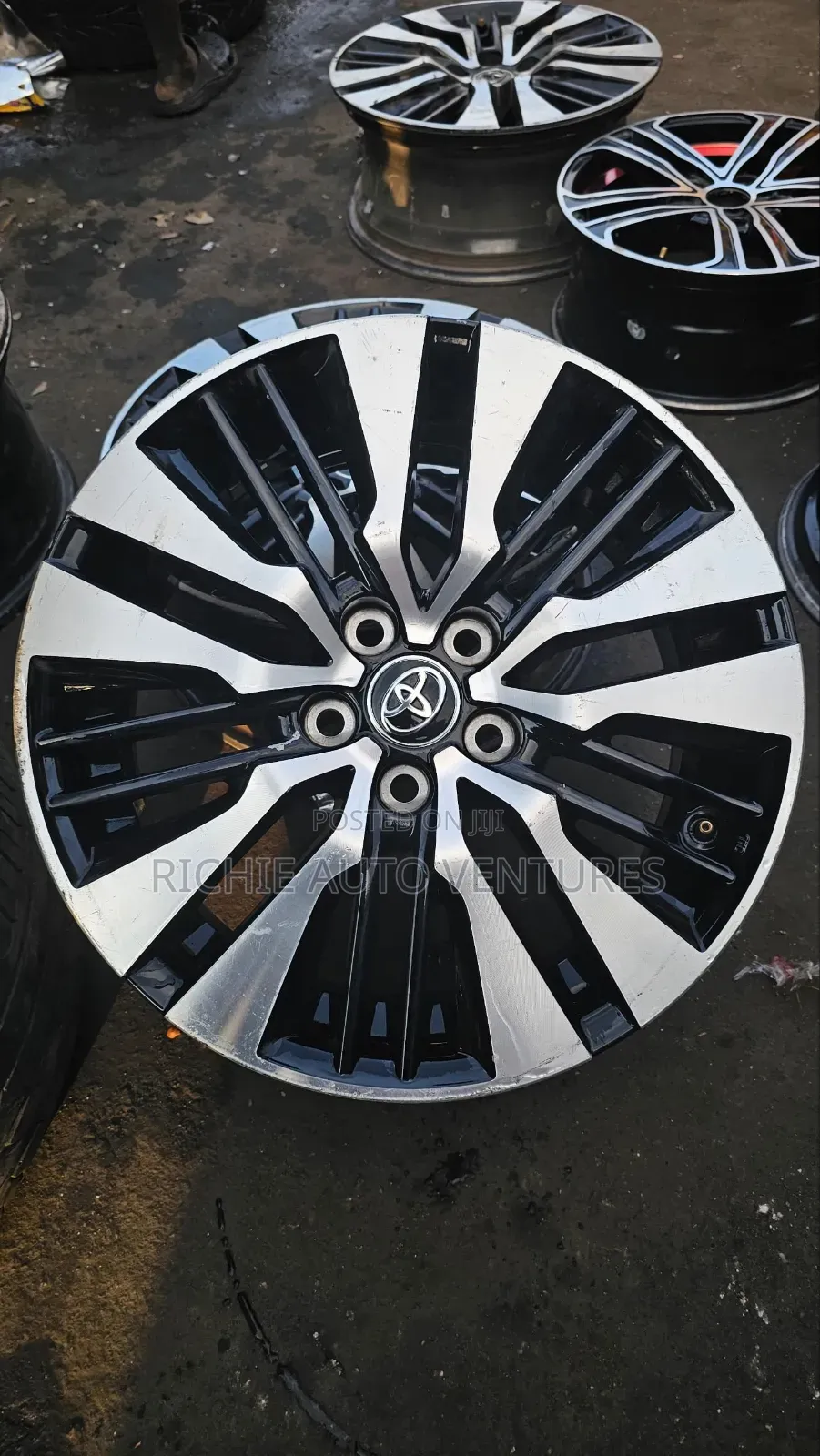Original Oem Toyota Rim 18inch.