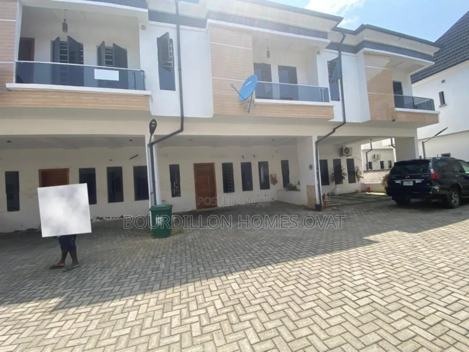 4bdrm Duplex in Harris Drive By Vgc for rent