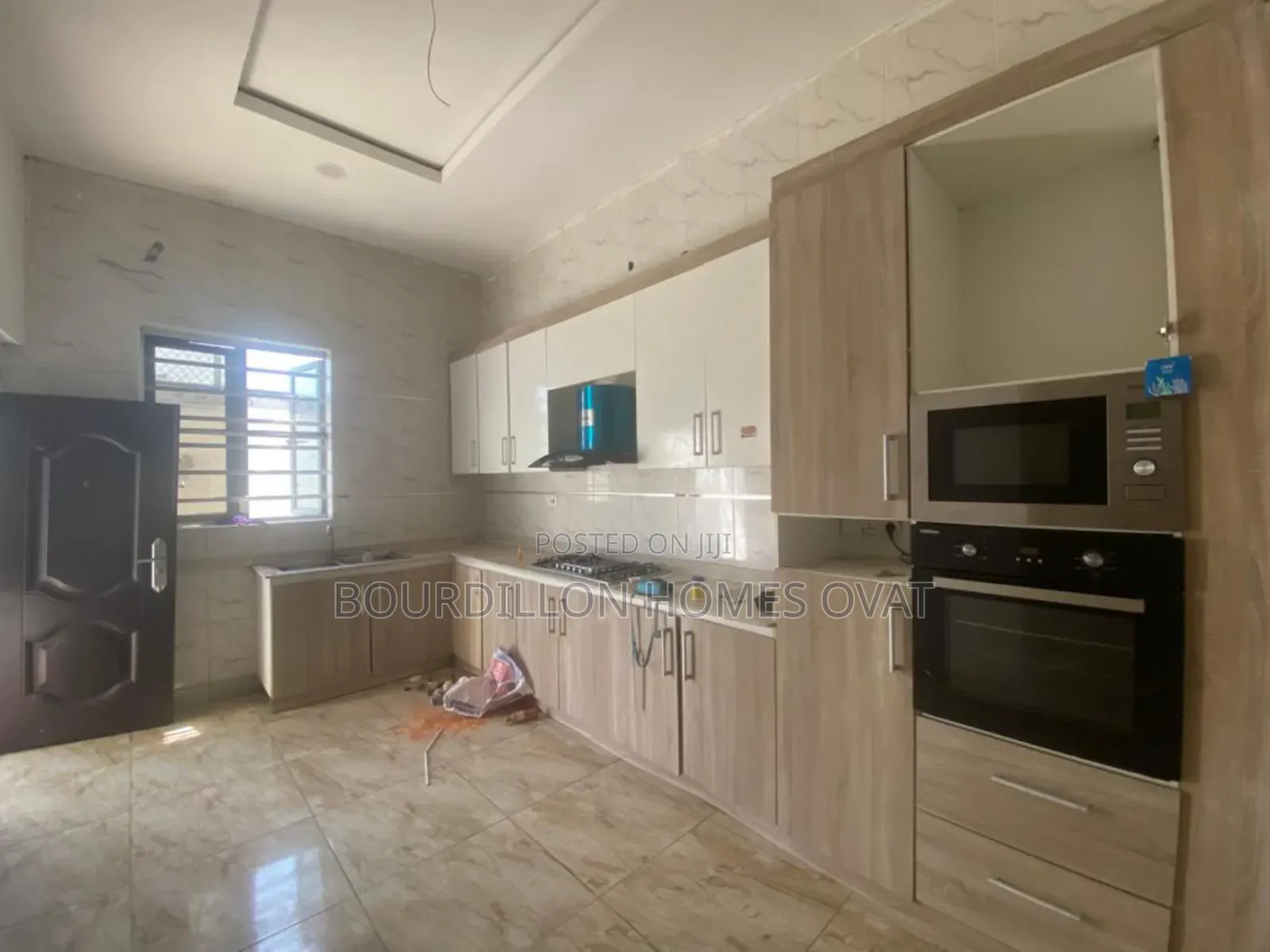 4bdrm Duplex in Harris Drive By Vgc for rent