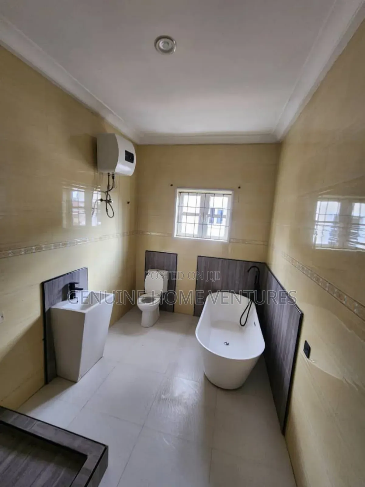 5bdrm Duplex in Idado Estate for sale
