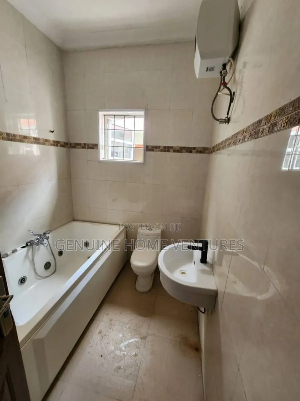 5bdrm Duplex in Idado Estate for sale