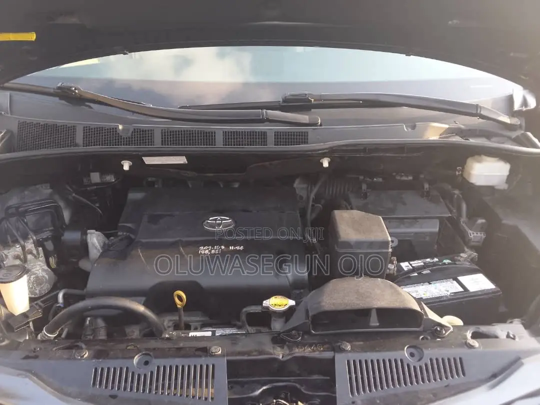 Toyota Sienna 2011 Black