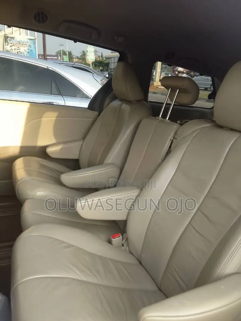 Toyota Sienna 2011 Black