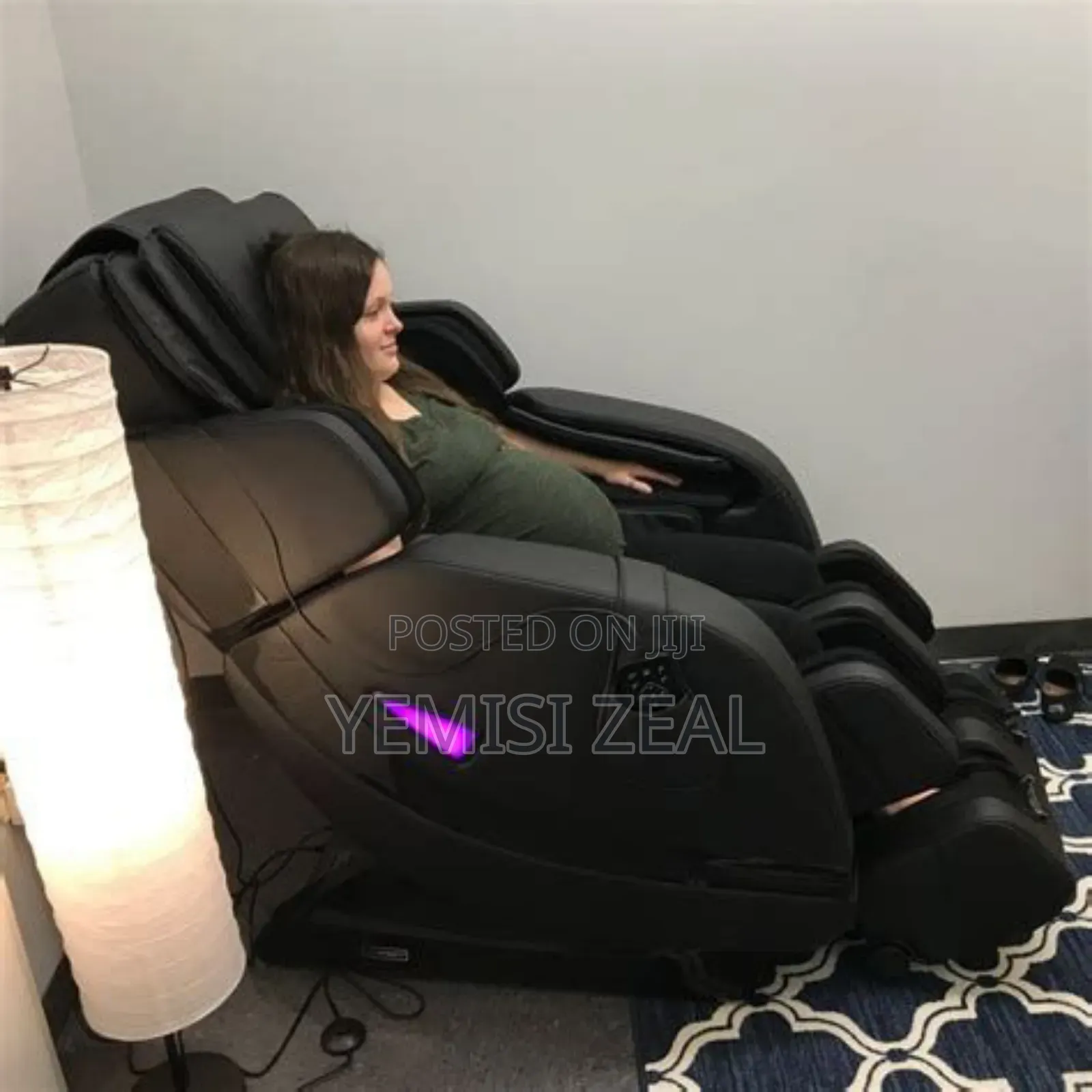 New 4d Adjustable Massager Chair With Eye Wear and Leggings Bag