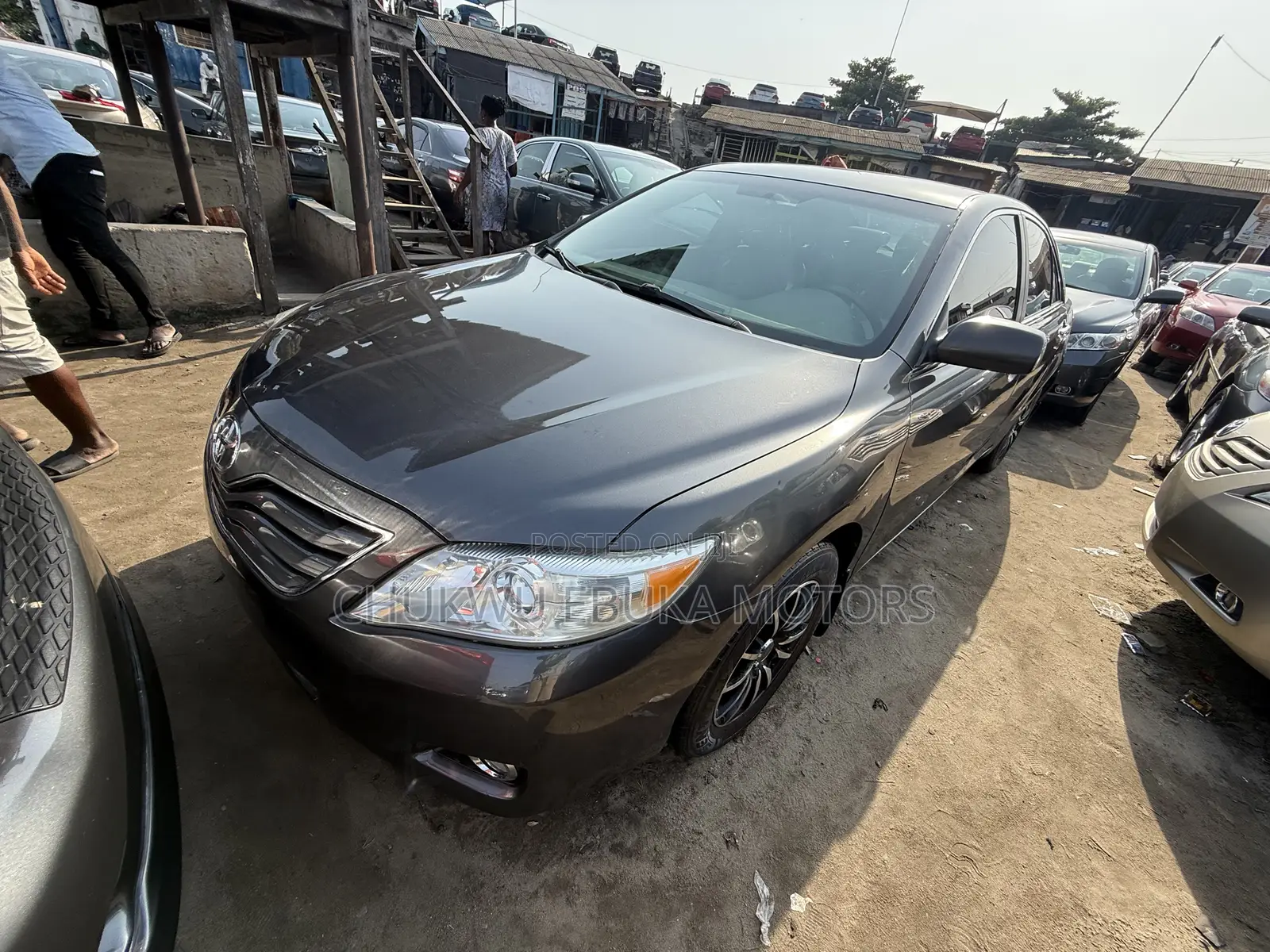 Toyota Camry LE 4dr Sedan (2.5L 4cyl 6A) 2011 Gray