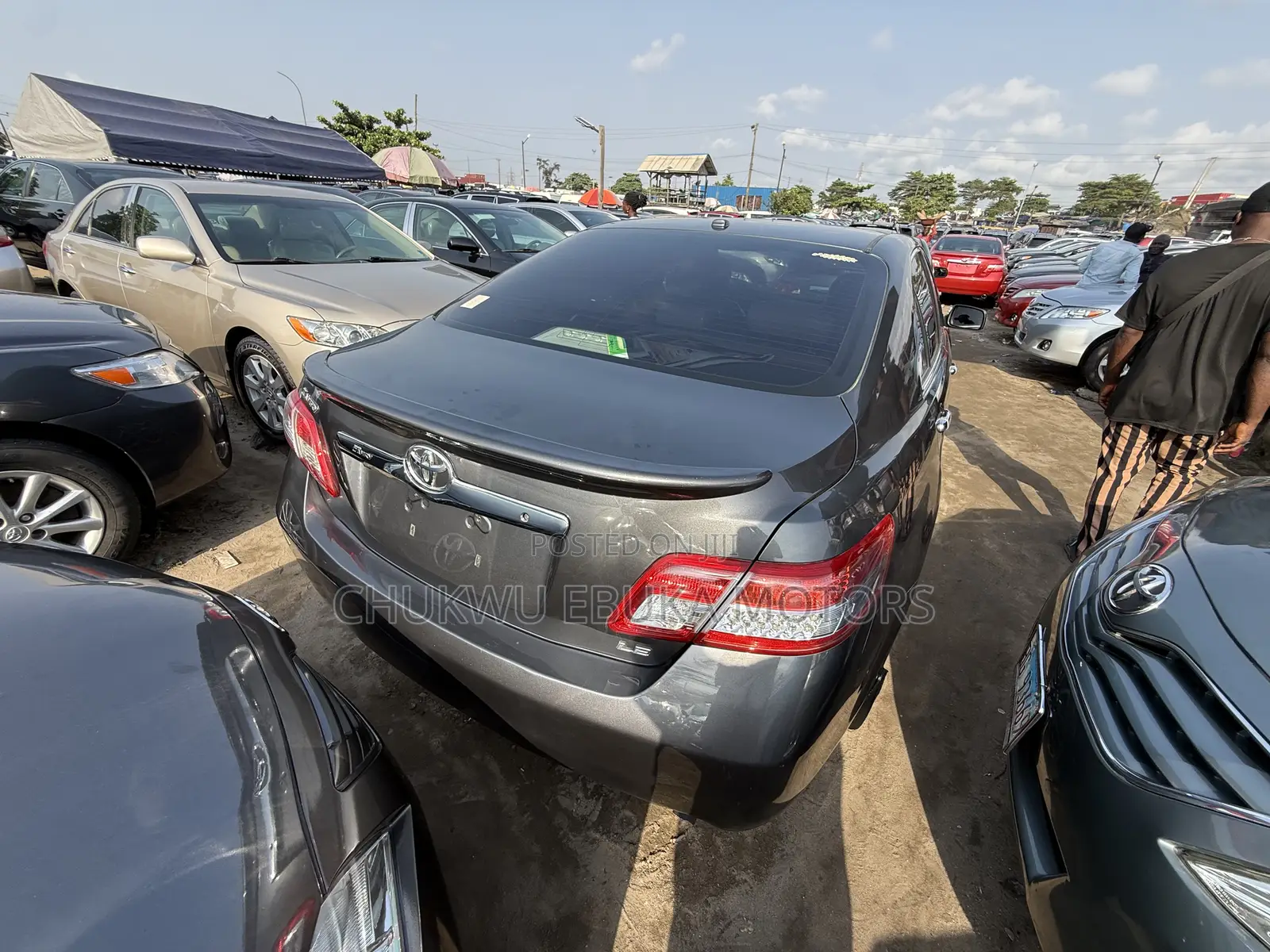 Toyota Camry LE 4dr Sedan (2.5L 4cyl 6A) 2011 Gray